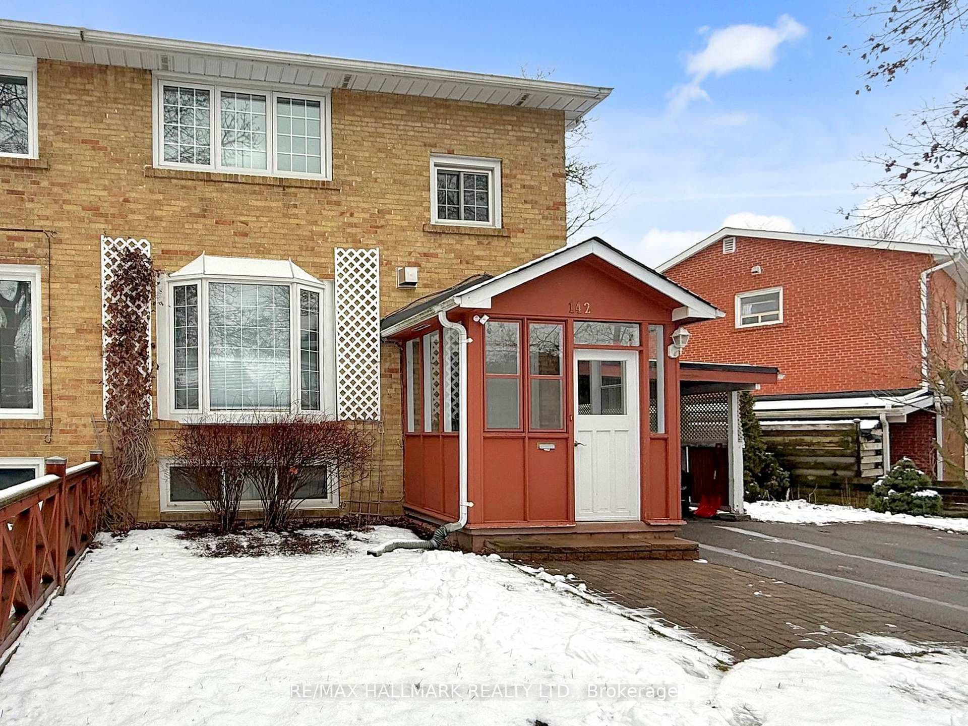142 Barber Greene Road photo 2