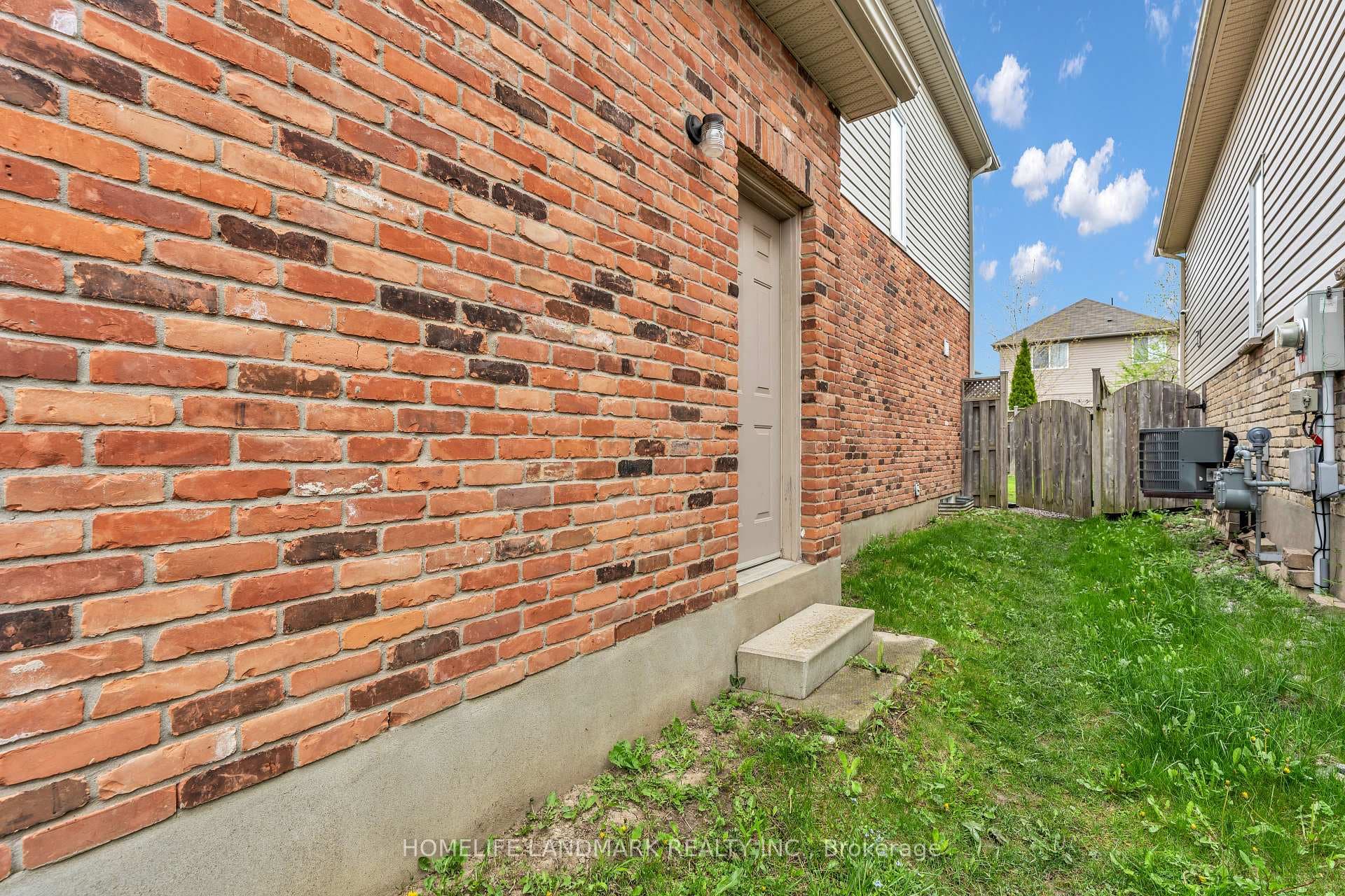 1538 Coronation Drive photo 42