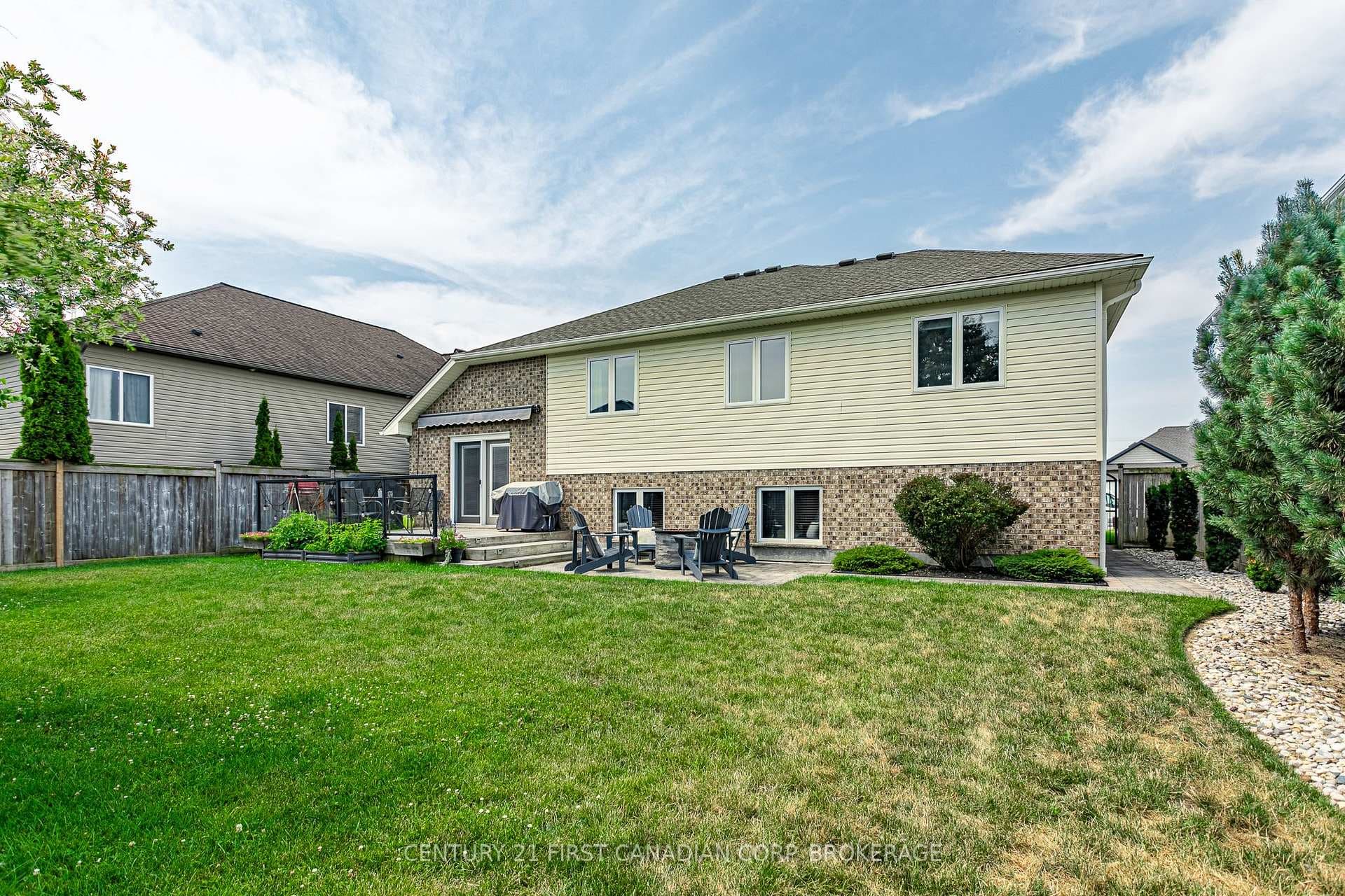 270 Boyd Boulevard photo 29