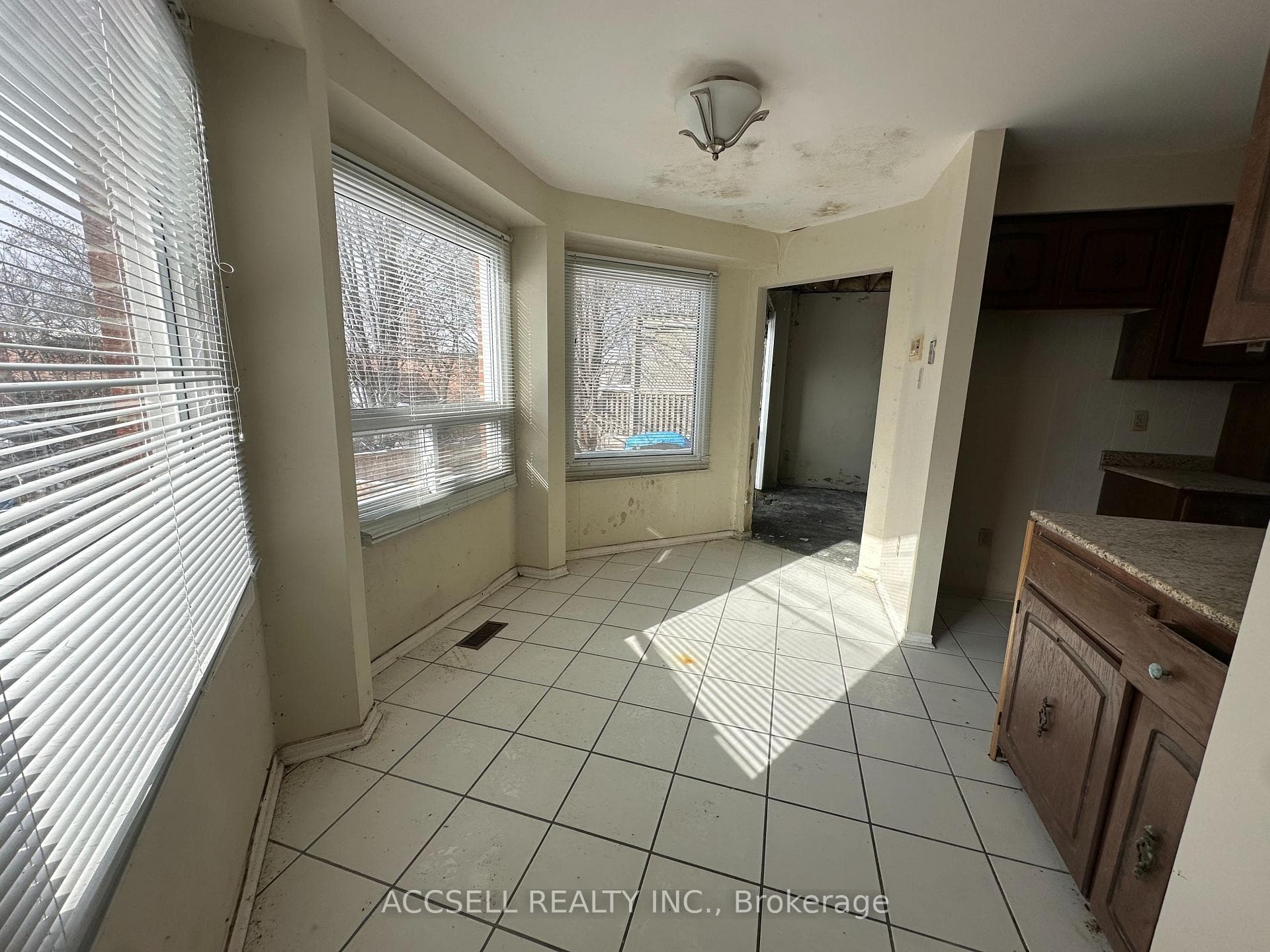 6255 Camgreen Circle photo 8