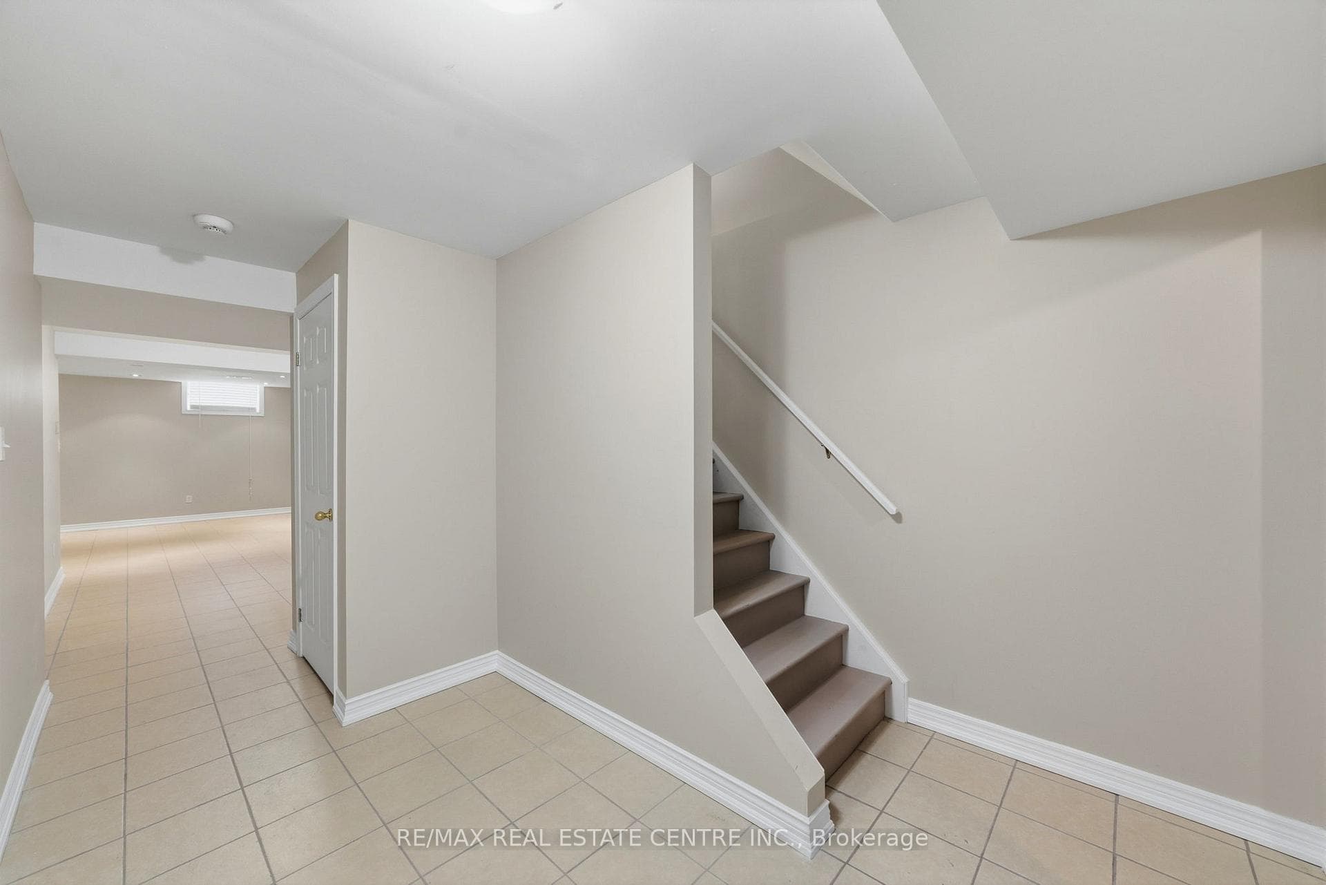 876 GOLF LINKS Road Unit 1 photo 35