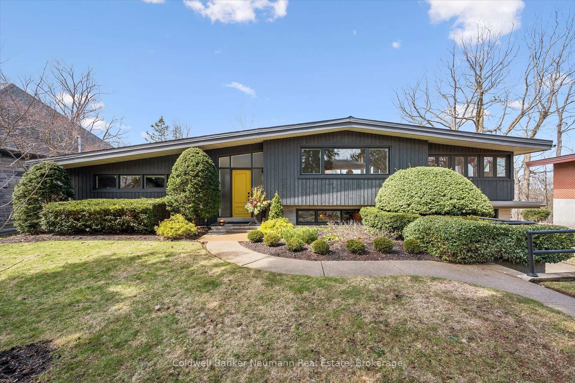 20 Harcourt Drive photo 4