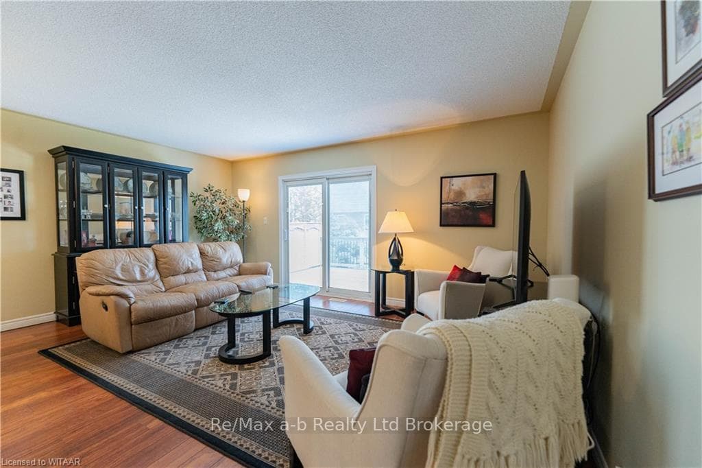 26 JONES Crescent photo 13