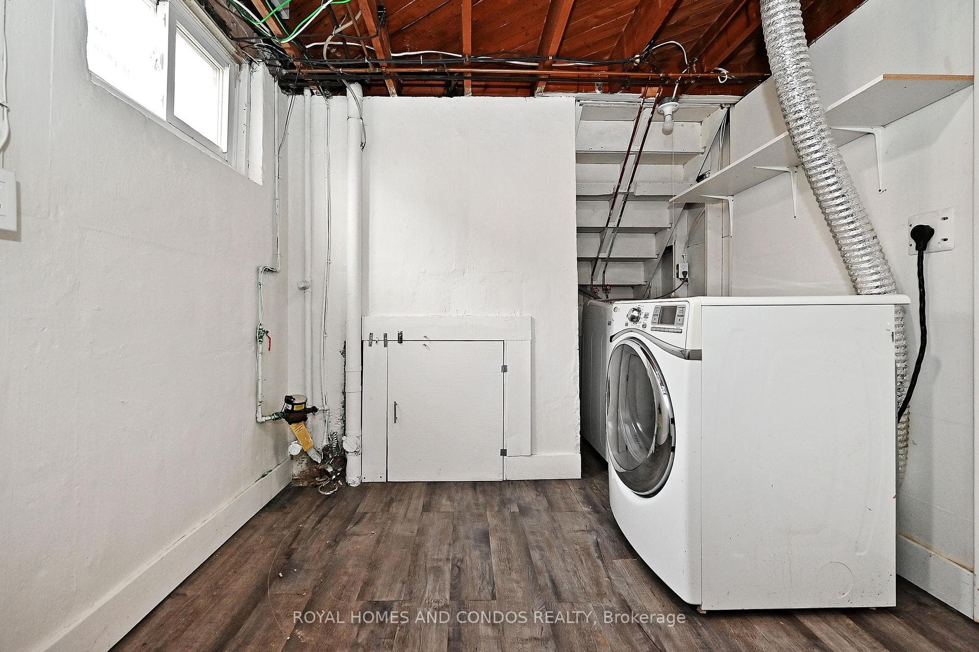 40 Pender Crescent Unit Lower photo 31