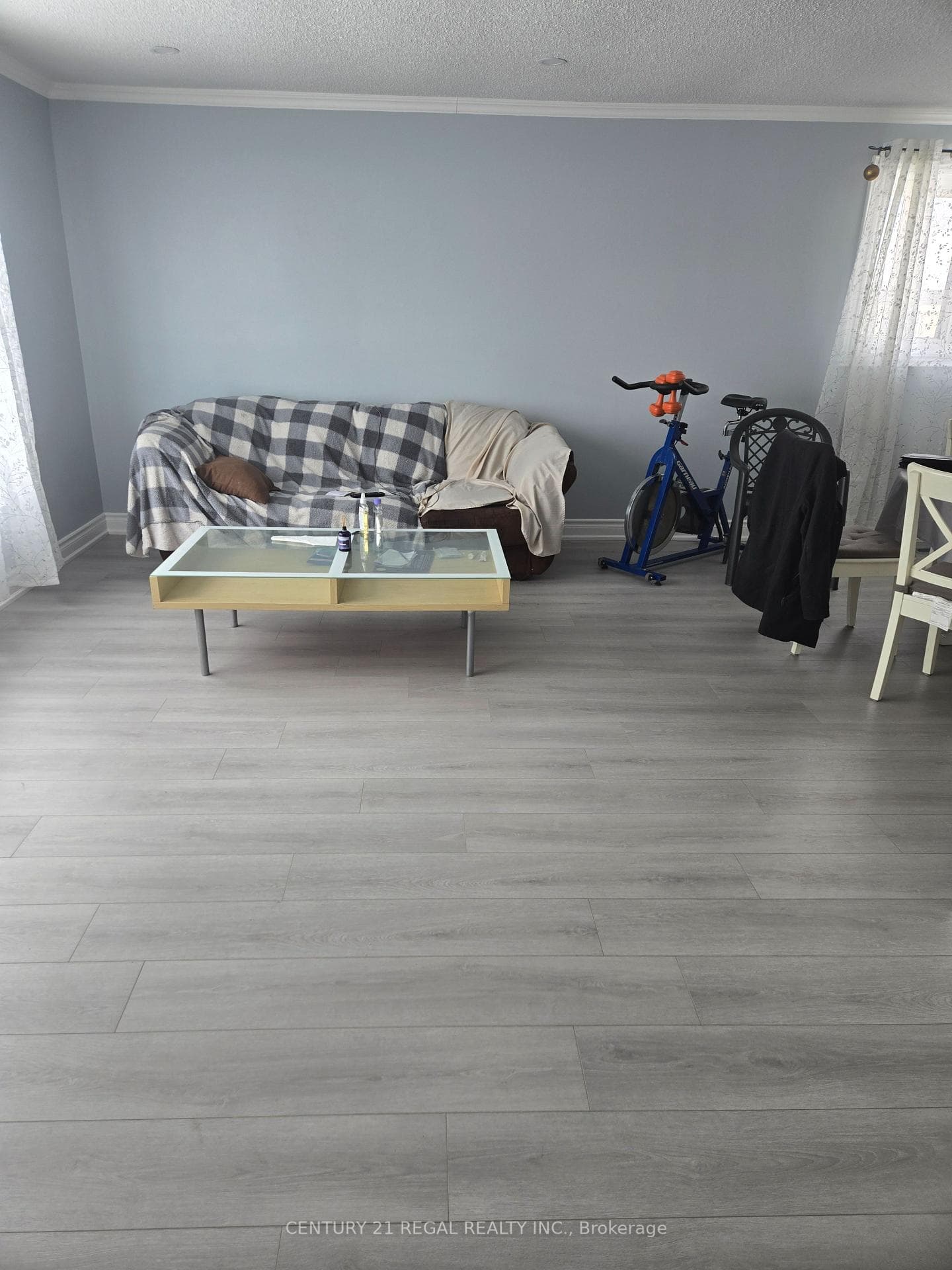 62 HOWELL Square photo 5
