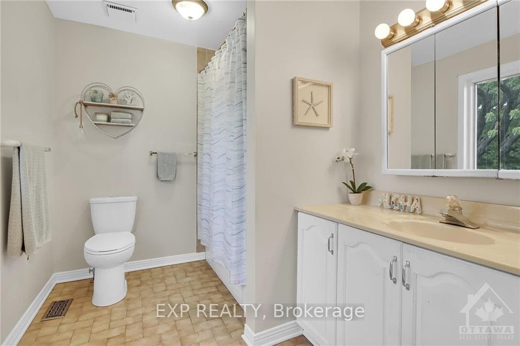 45 SUNNYCREST Drive photo 15