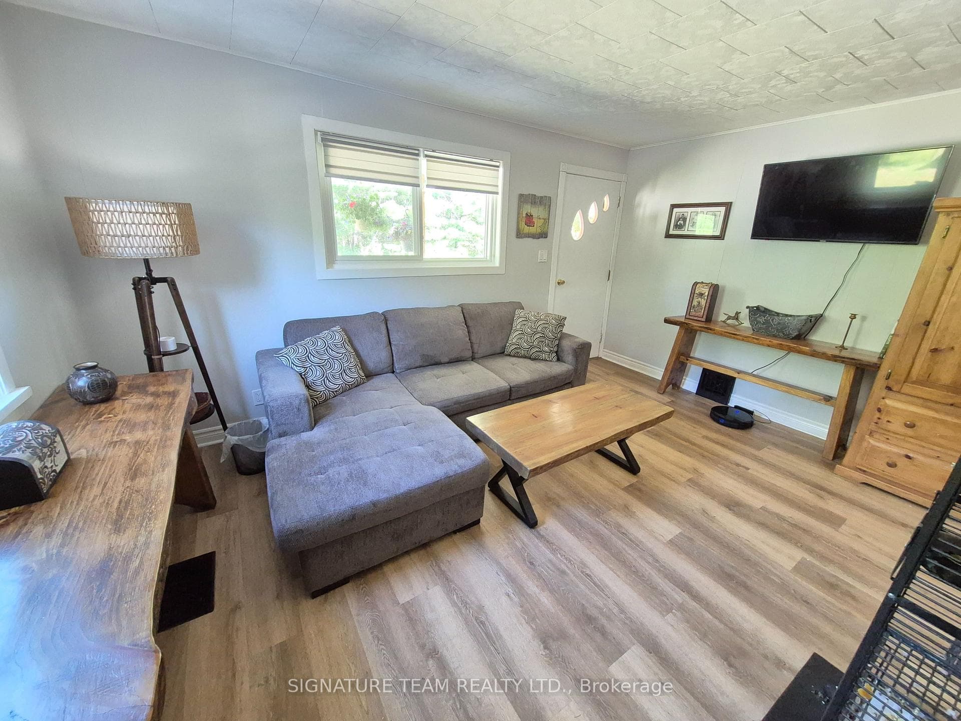1703 Division Road photo 28