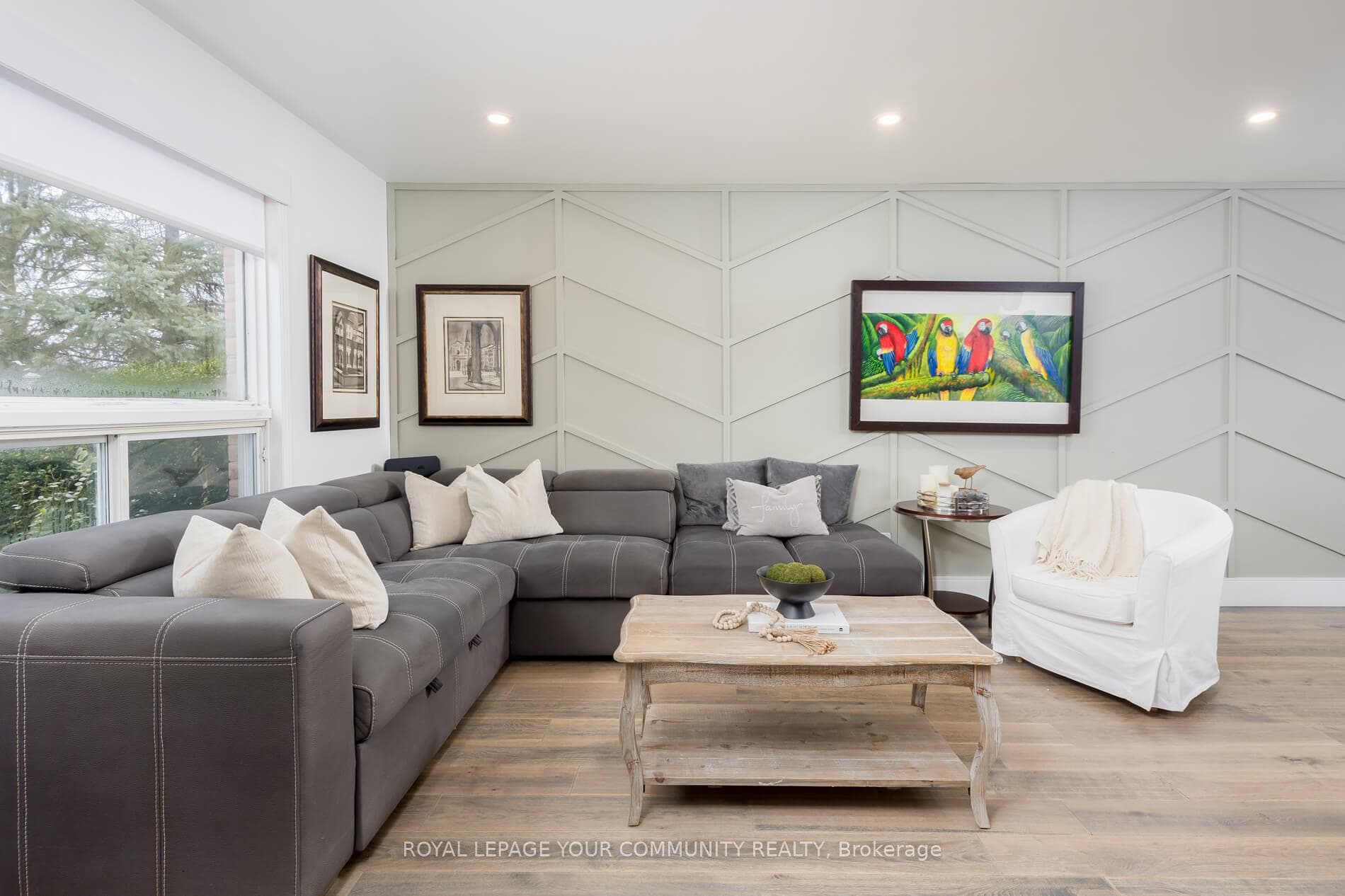 21 Oakridge Court photo 5