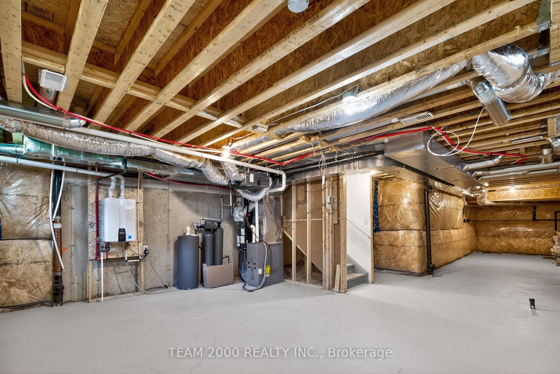 474 Adelaide Street photo 46