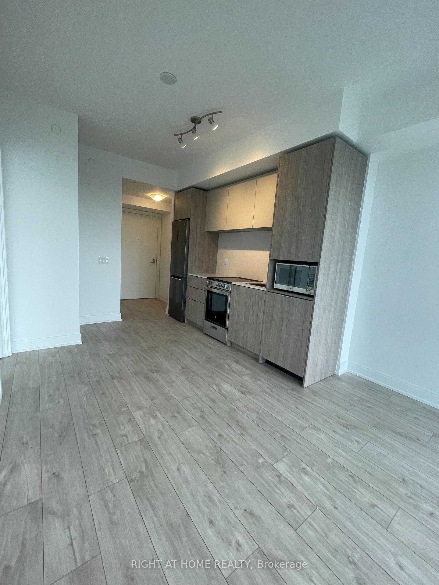 70 ANNIE CRAIG Drive Unit 3609 photo 5
