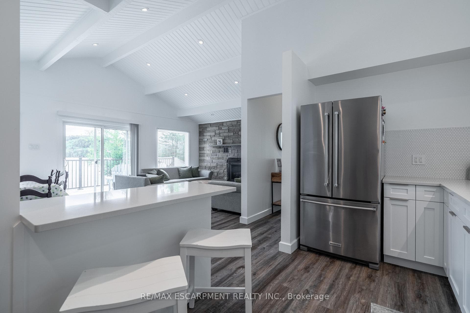 1056 Inawendawin Road photo 12