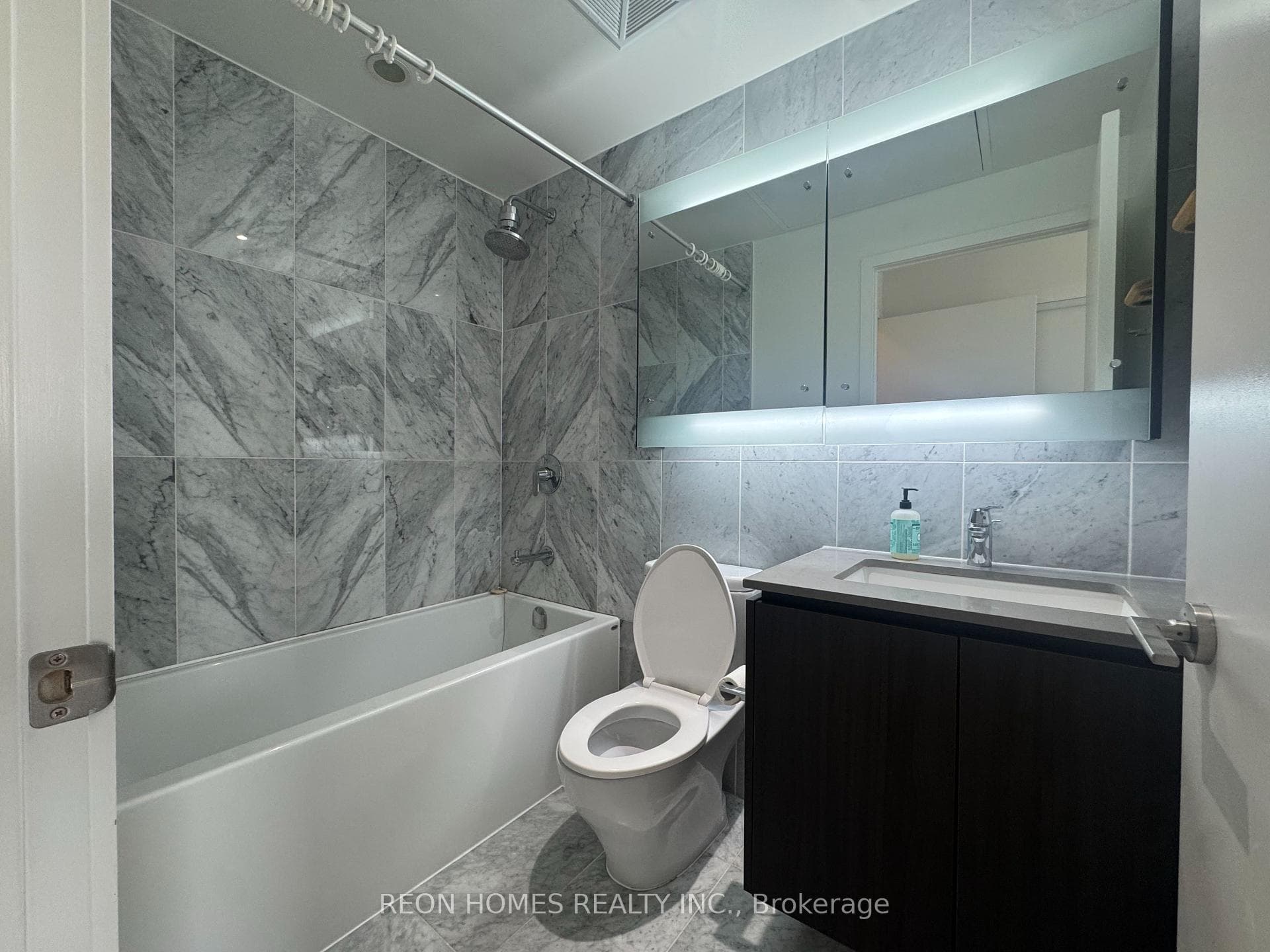 115 McMahon Drive Unit 1603 photo 22