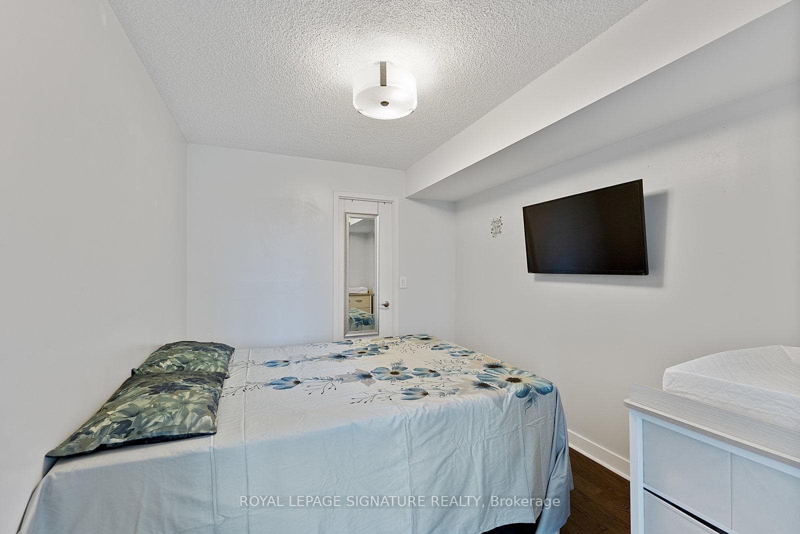 320 Richmond Street Unit 718 photo 18