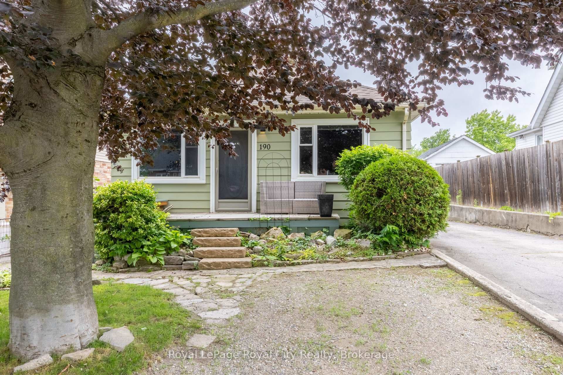 190 Grange Street photo 34