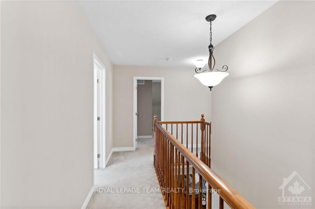 212 DAVE SMITH Crescent photo 14