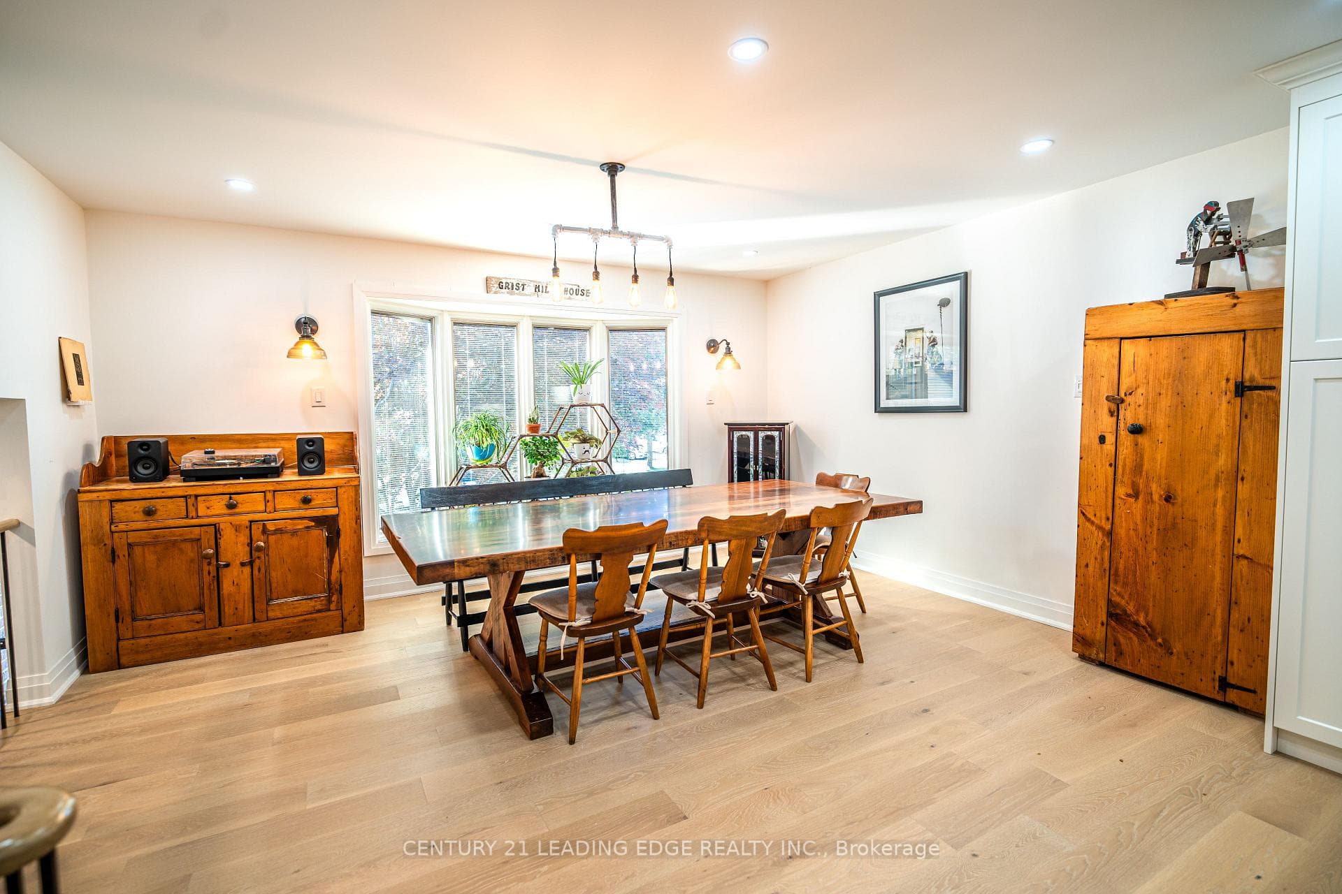 161 WALTON Drive photo 6