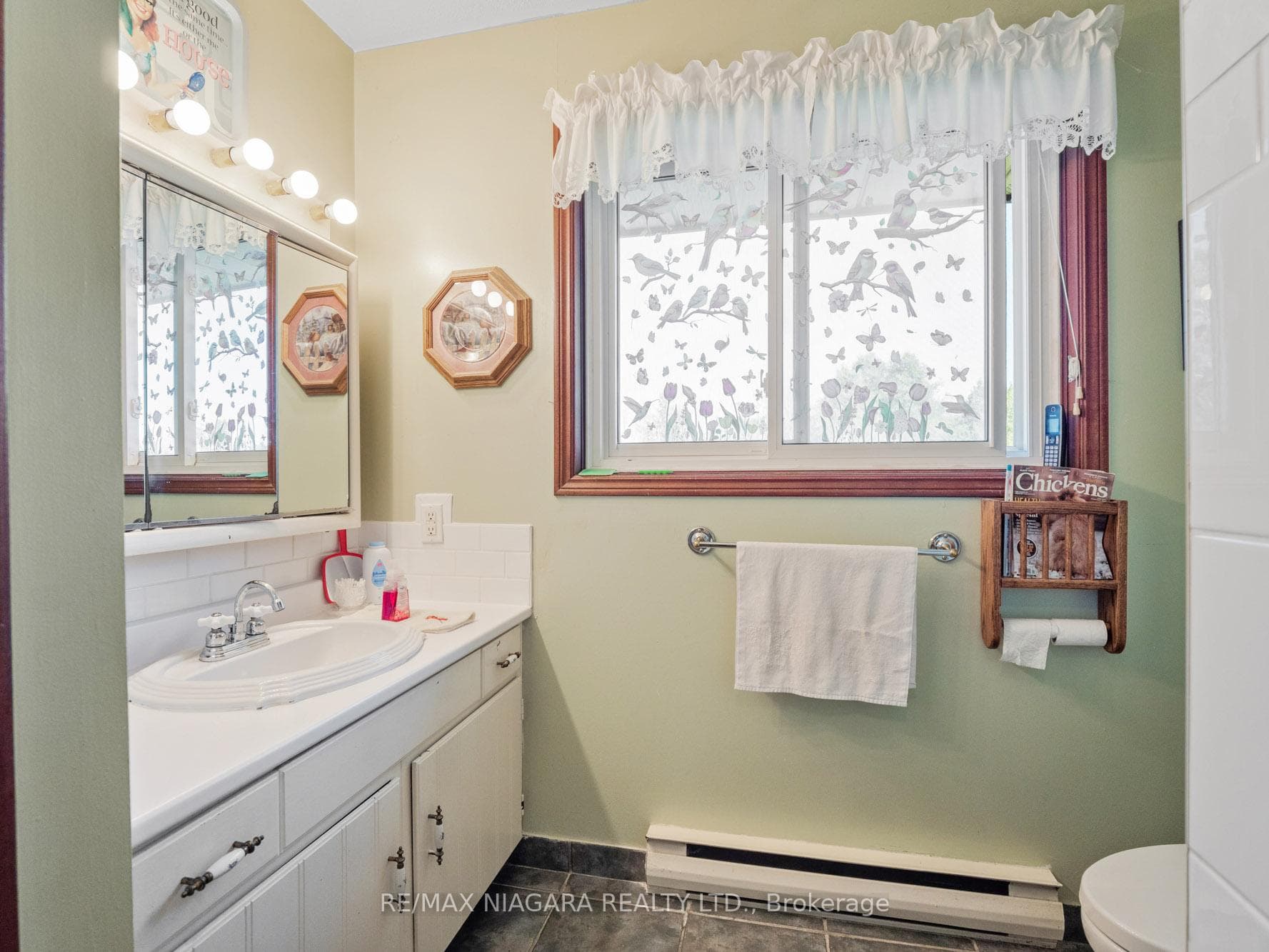 2666 Dominion Road photo 17