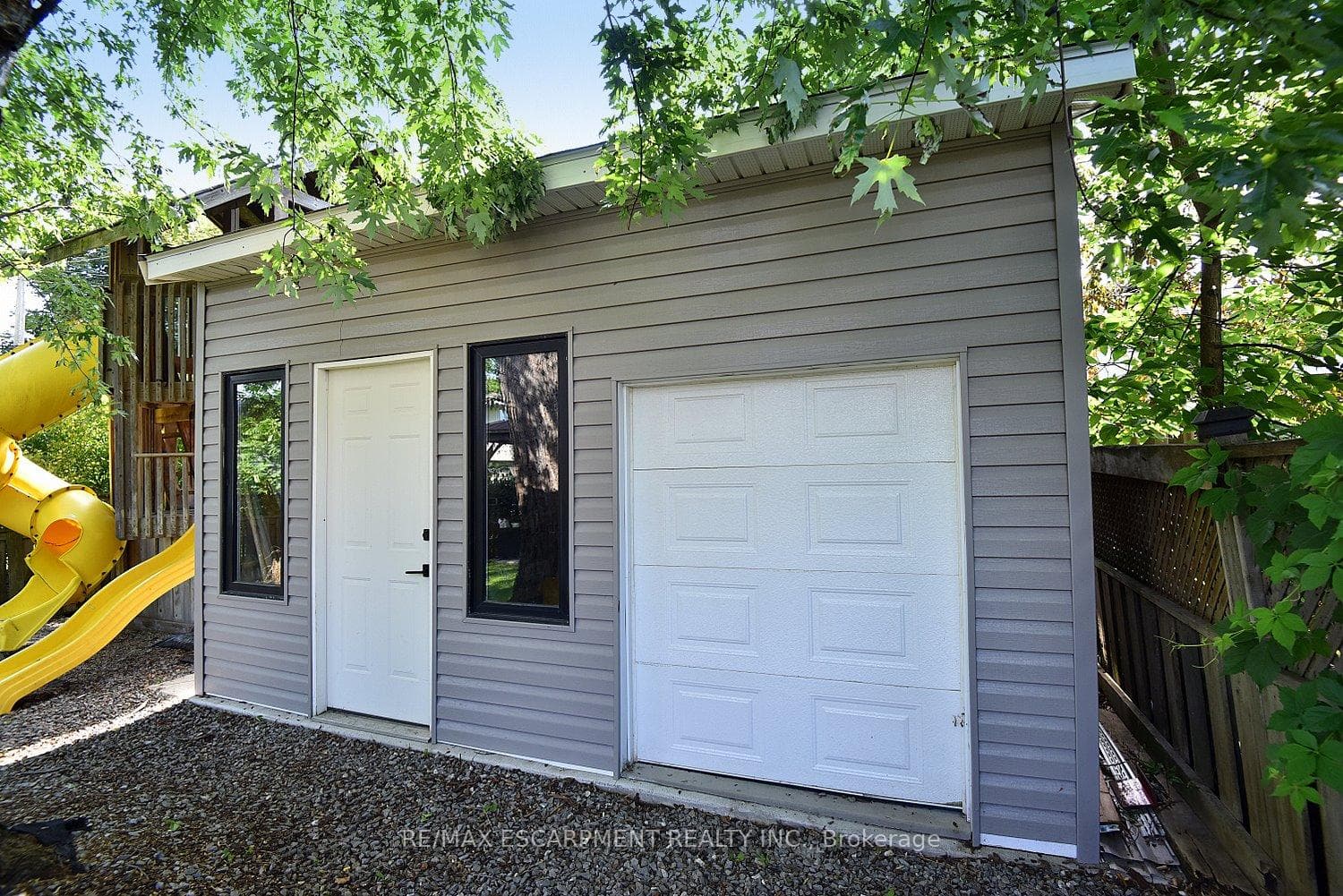 1091 Upper Wellington Street photo 45