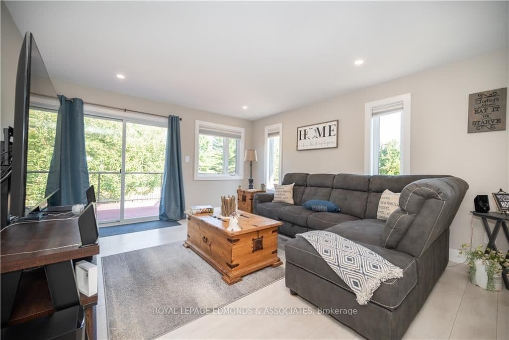 59 NOBLE Crescent photo 8