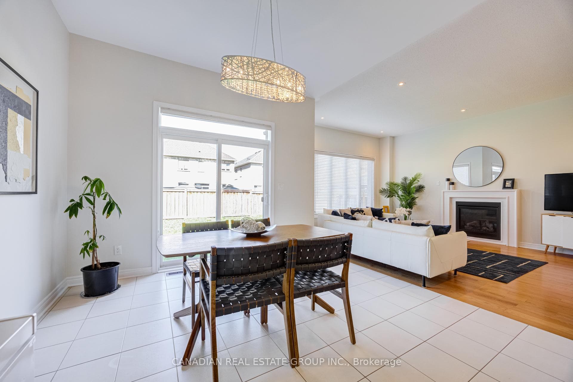 22 Schwalm Crescent photo 15