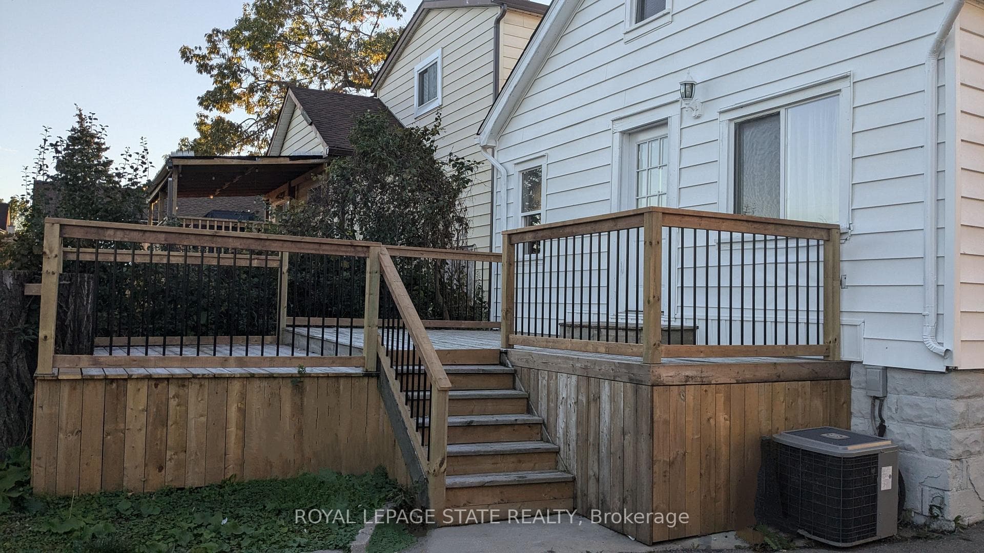 590 Woodward Avenue photo 3