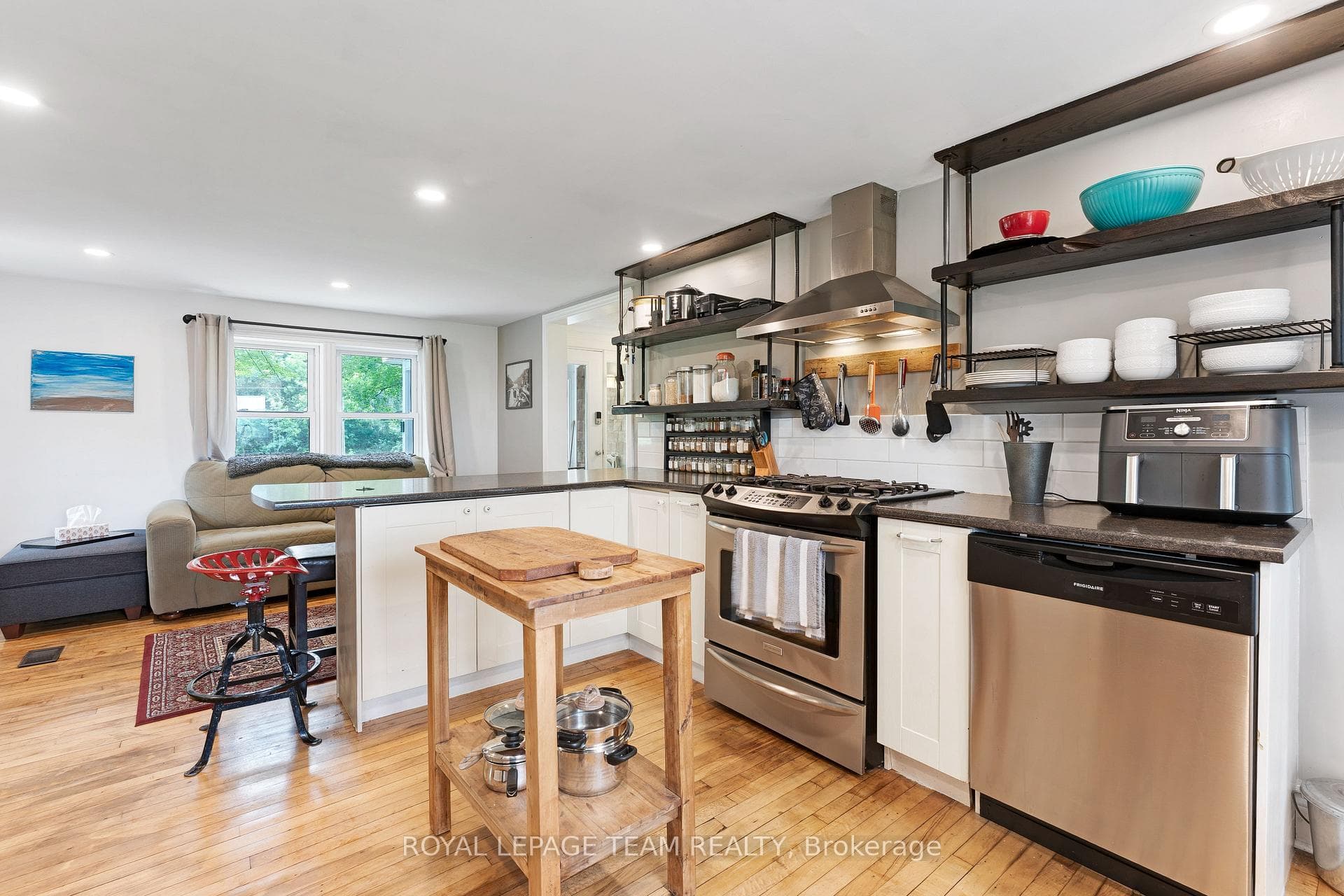 715 River Road photo 12
