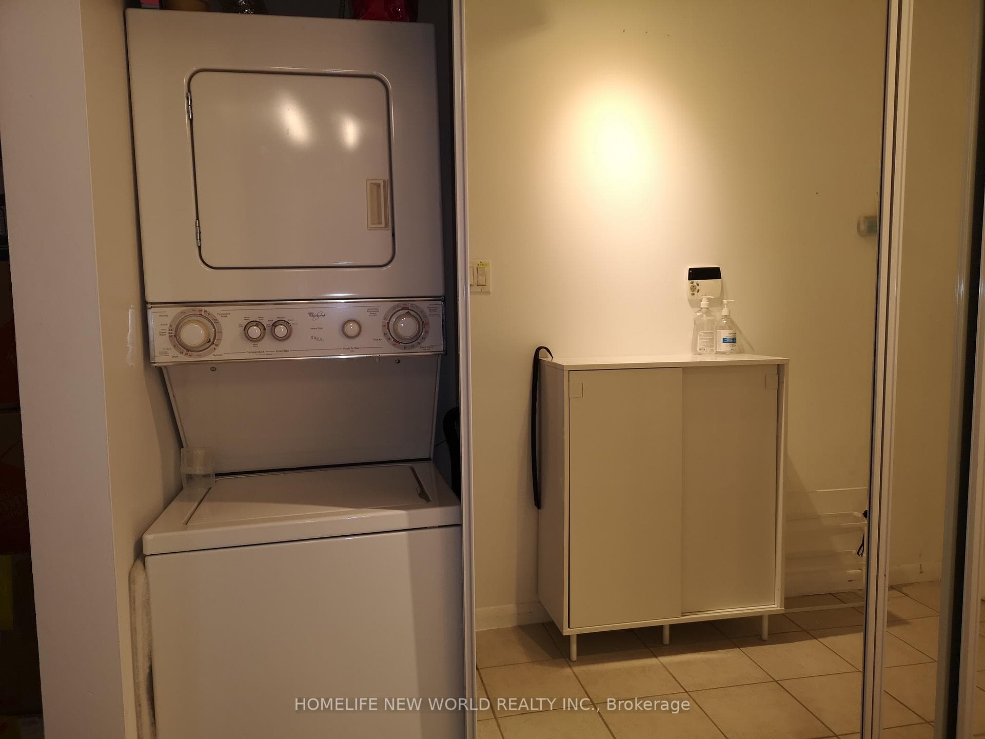 38 Grenville Street Unit 2103 photo 11