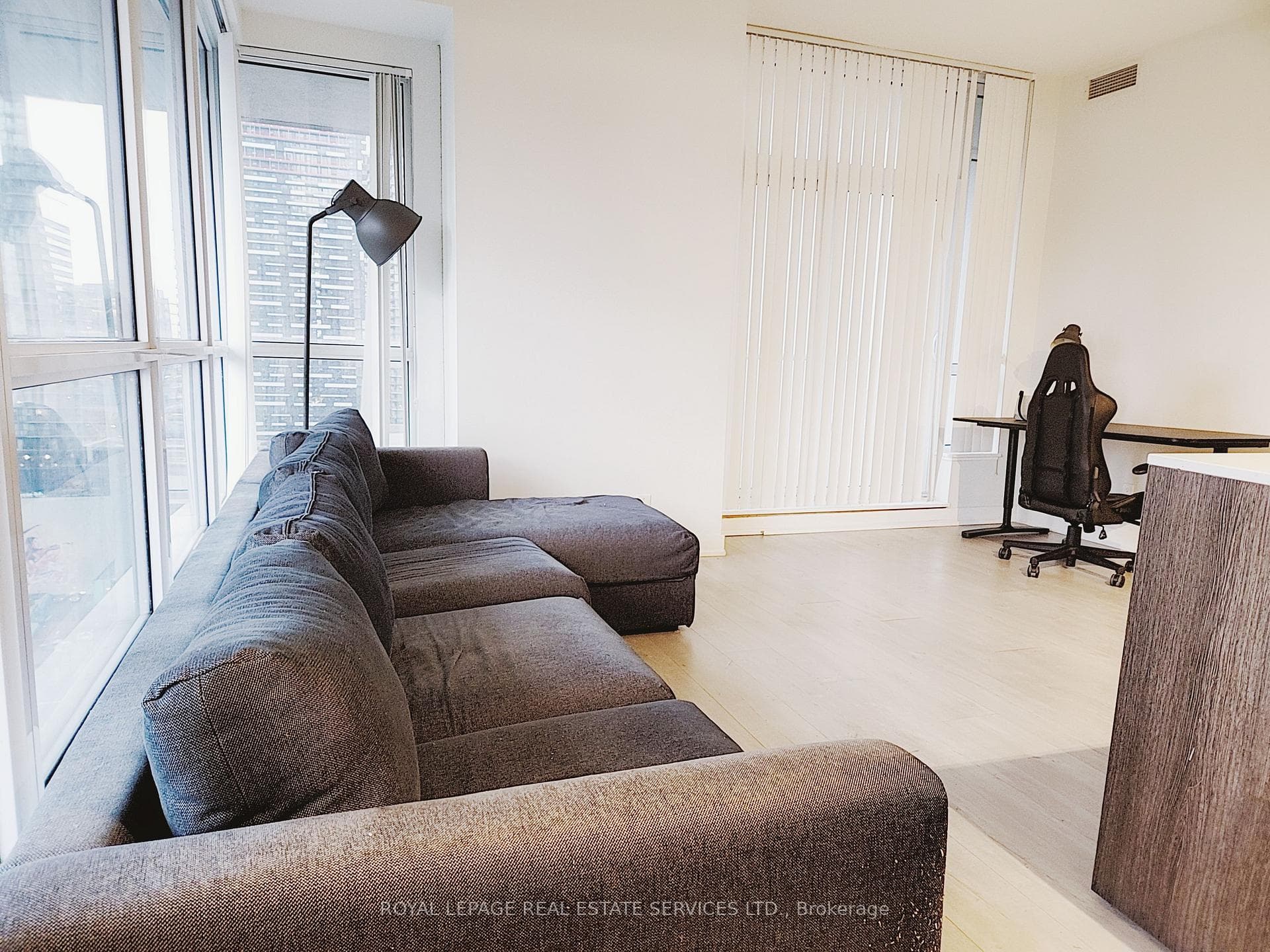 30 Nelson Street Unit 1806 photo 3