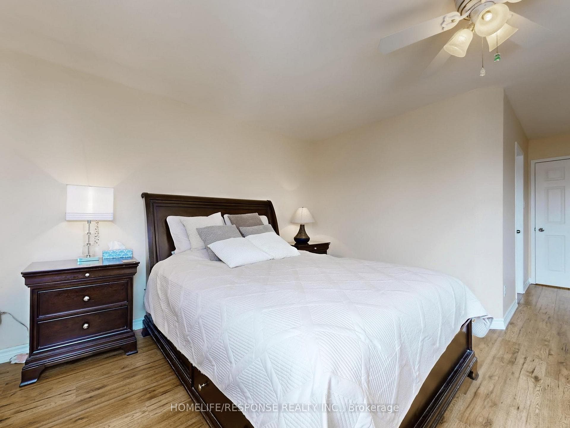 5134 Lampman Avenue photo 19