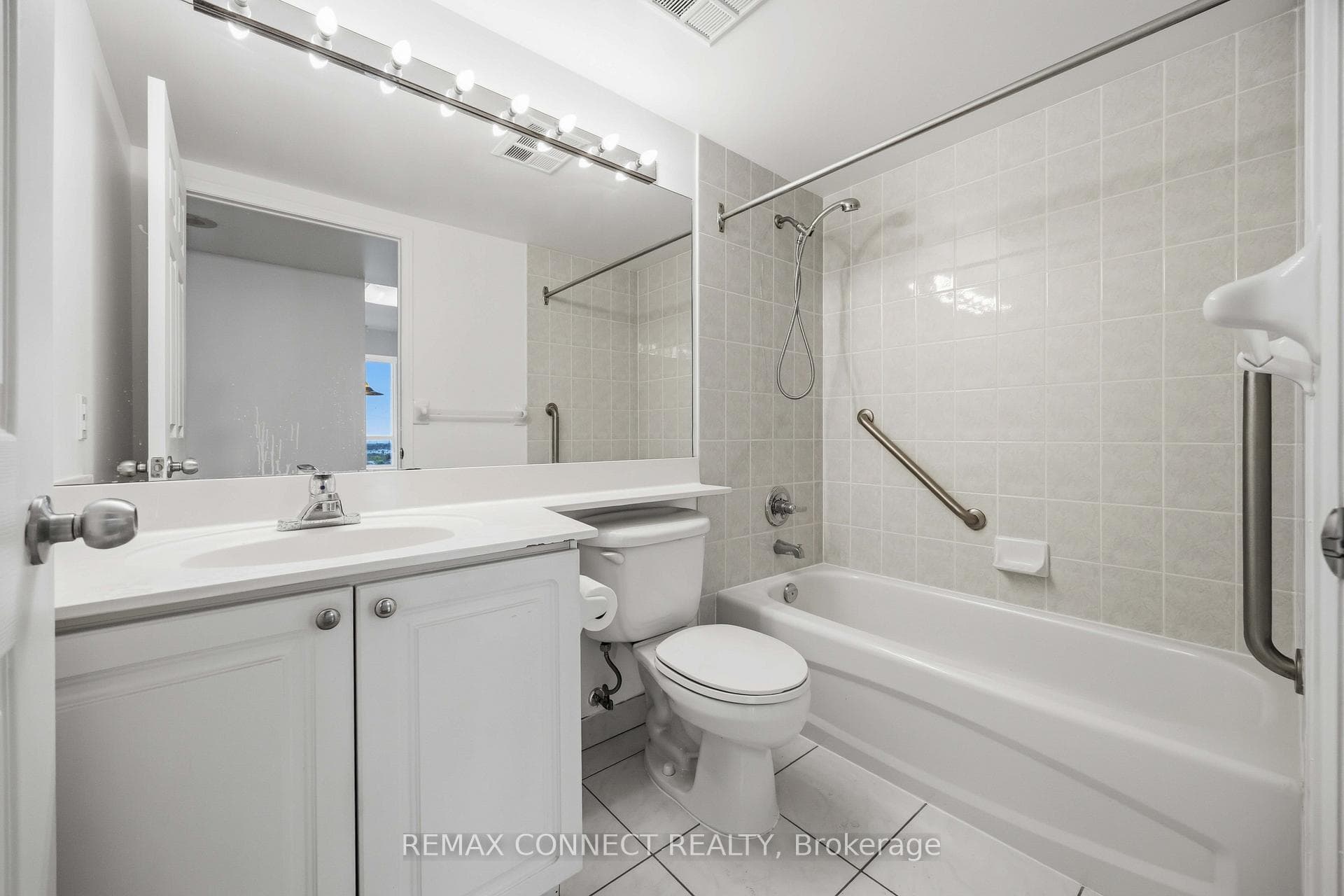 35 Finch Avenue Unit 2010 photo 22