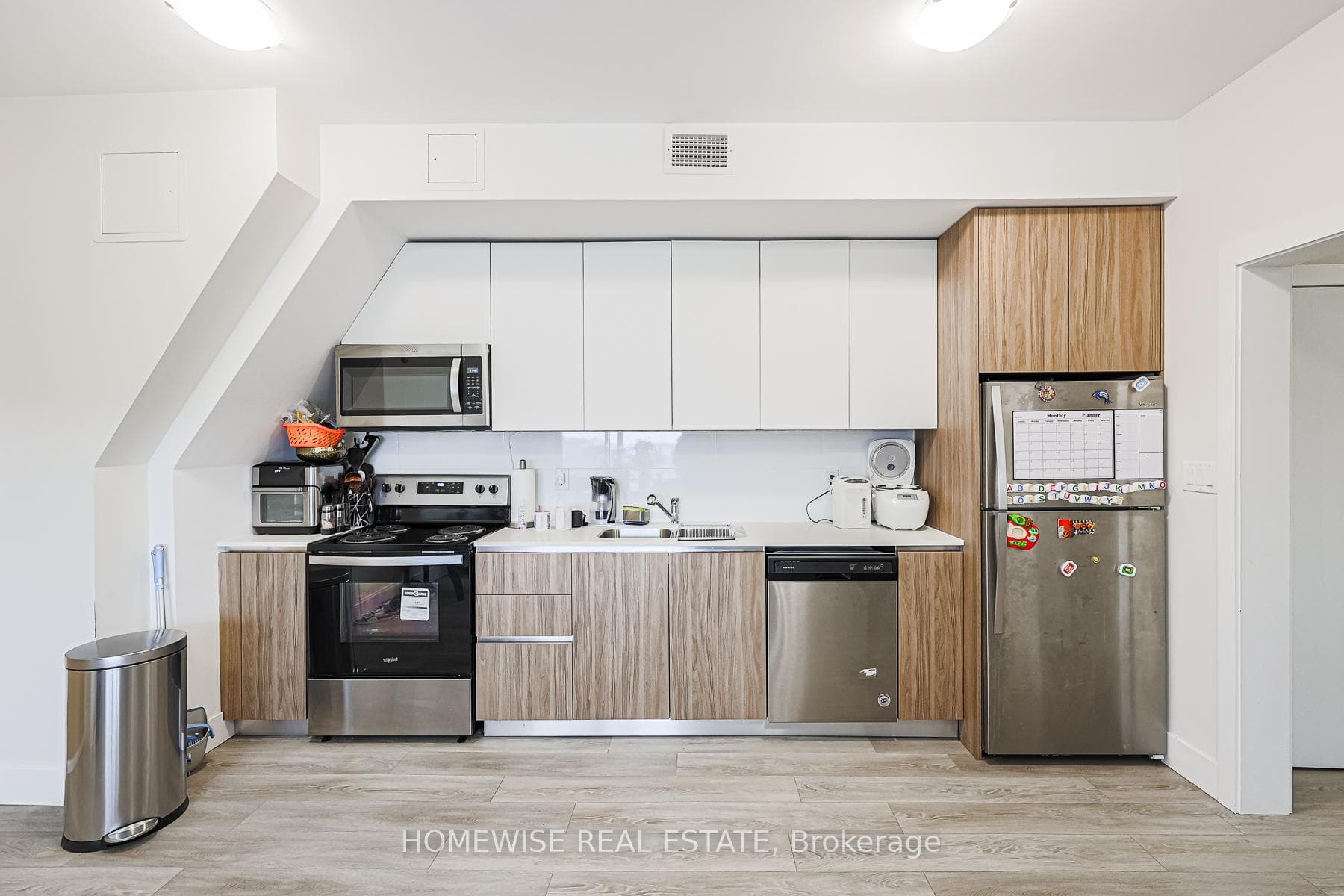 293 Viewmount Avenue Unit R02 photo 1