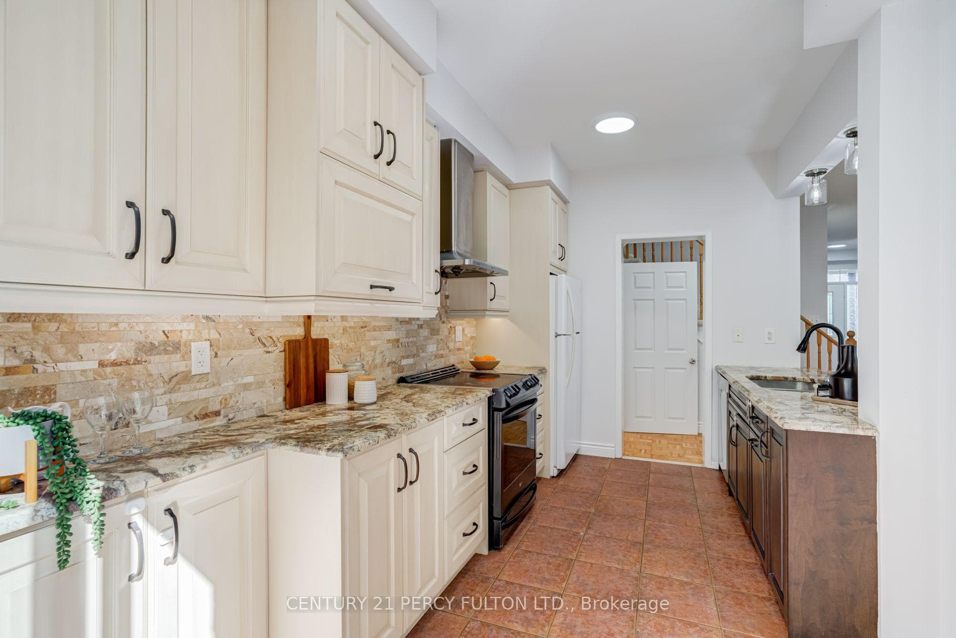 366 Strouds Lane photo 14
