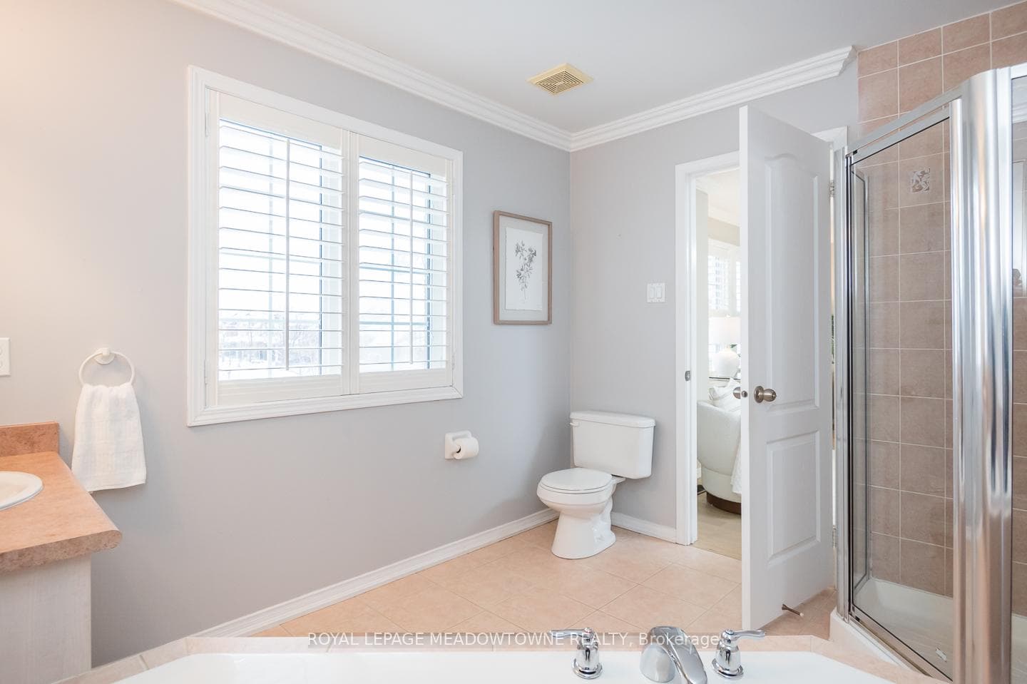 Convenient ensuite bath