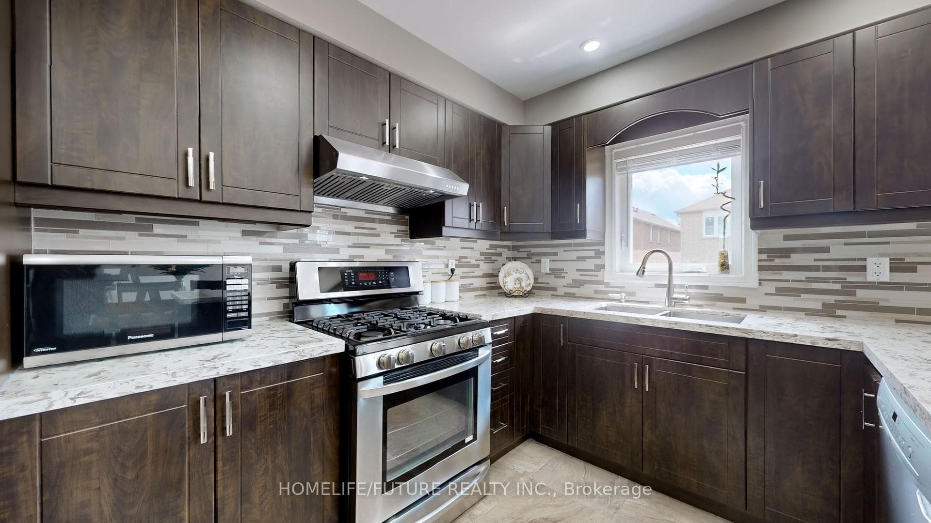 124 Tara Crescent photo 10