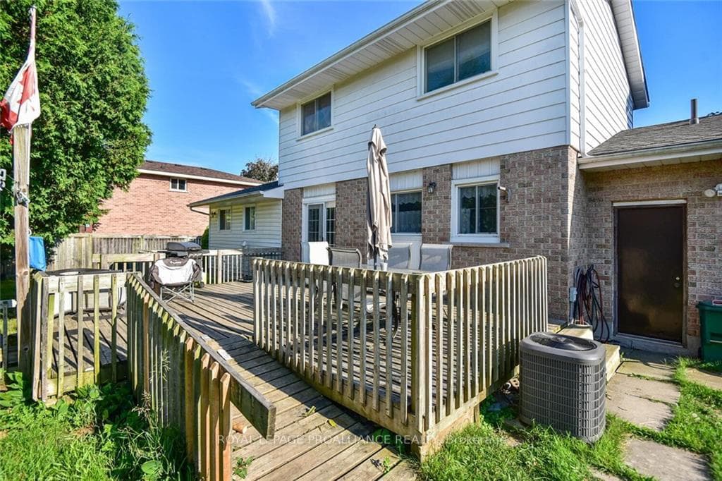 916 MILFORD Drive photo 29