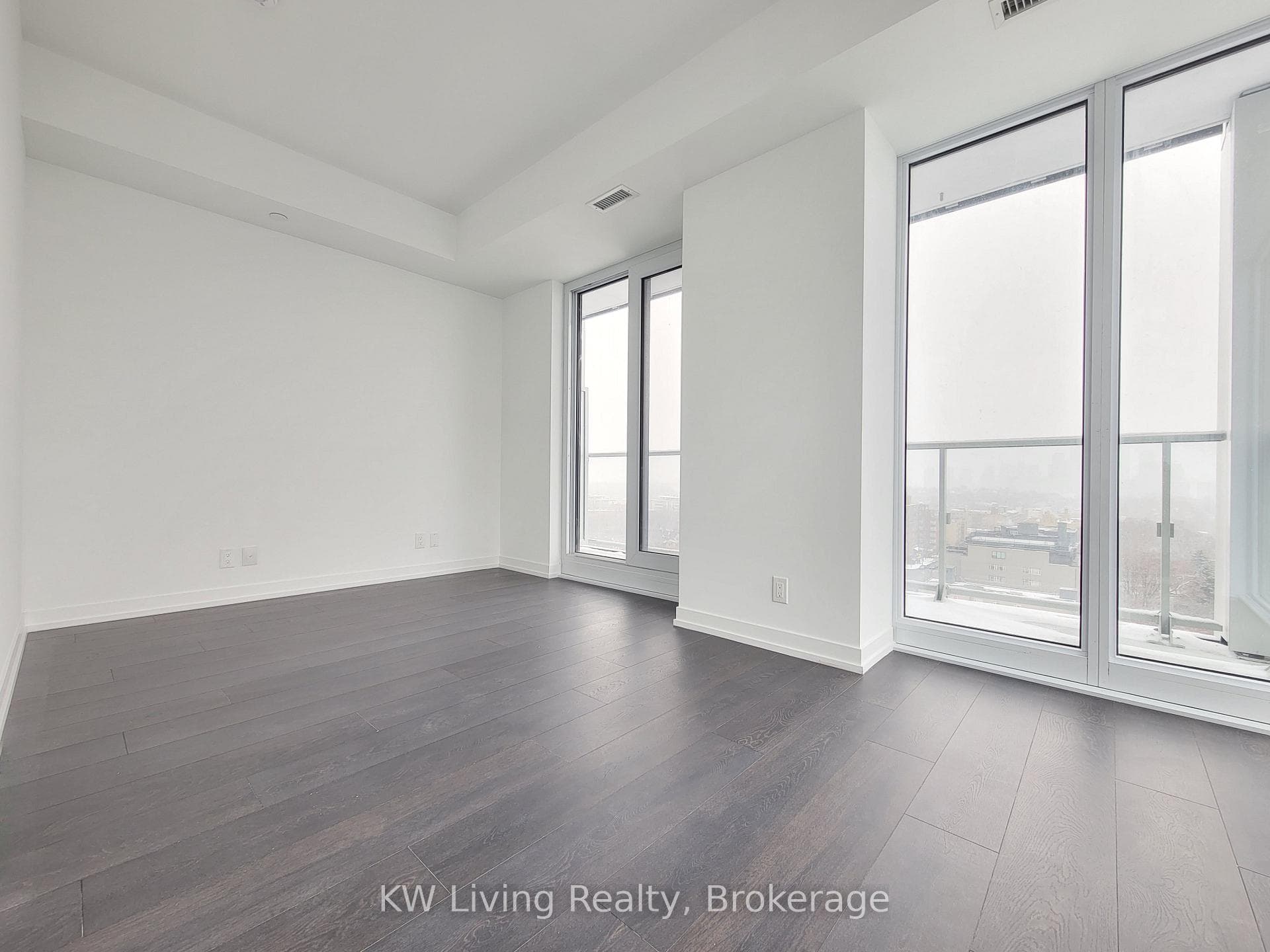 2020 Bathurst Street Unit 1920 photo 5