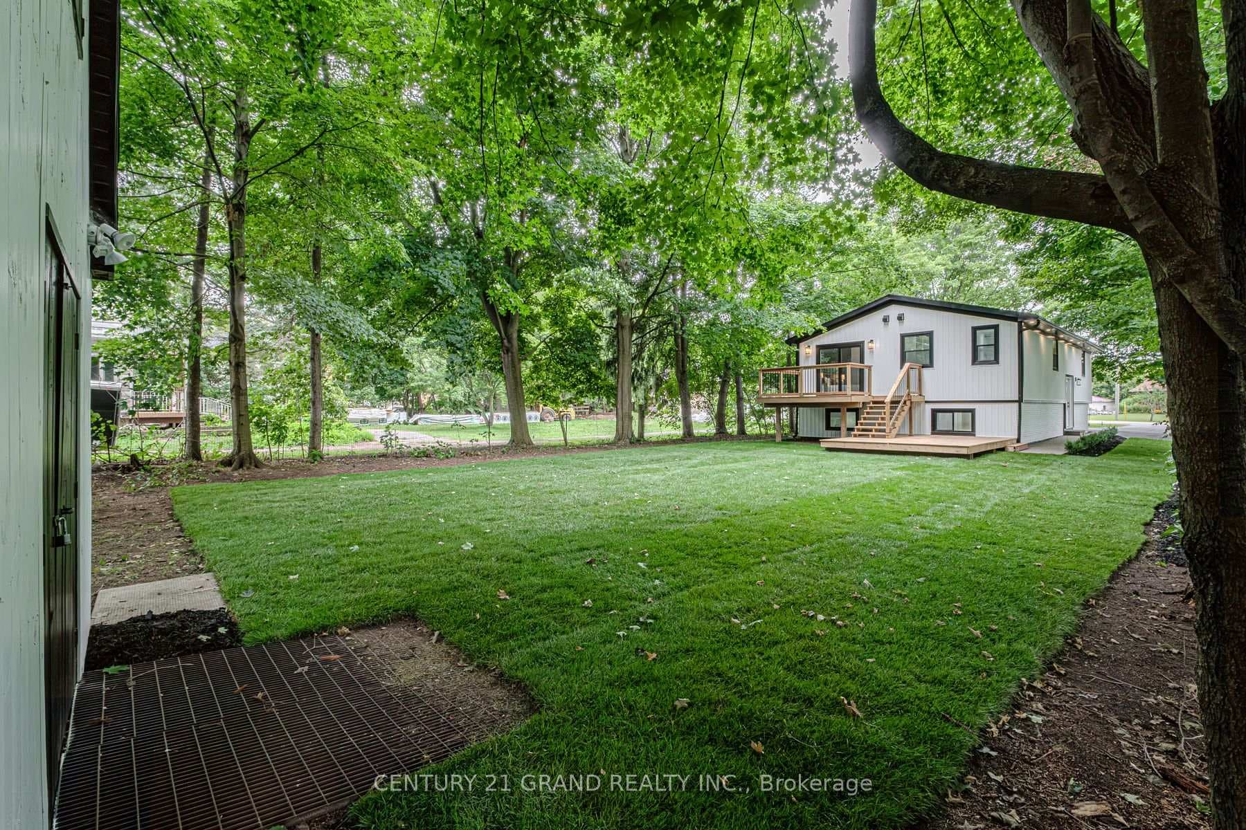 550 Mount Pleasant Road photo 40