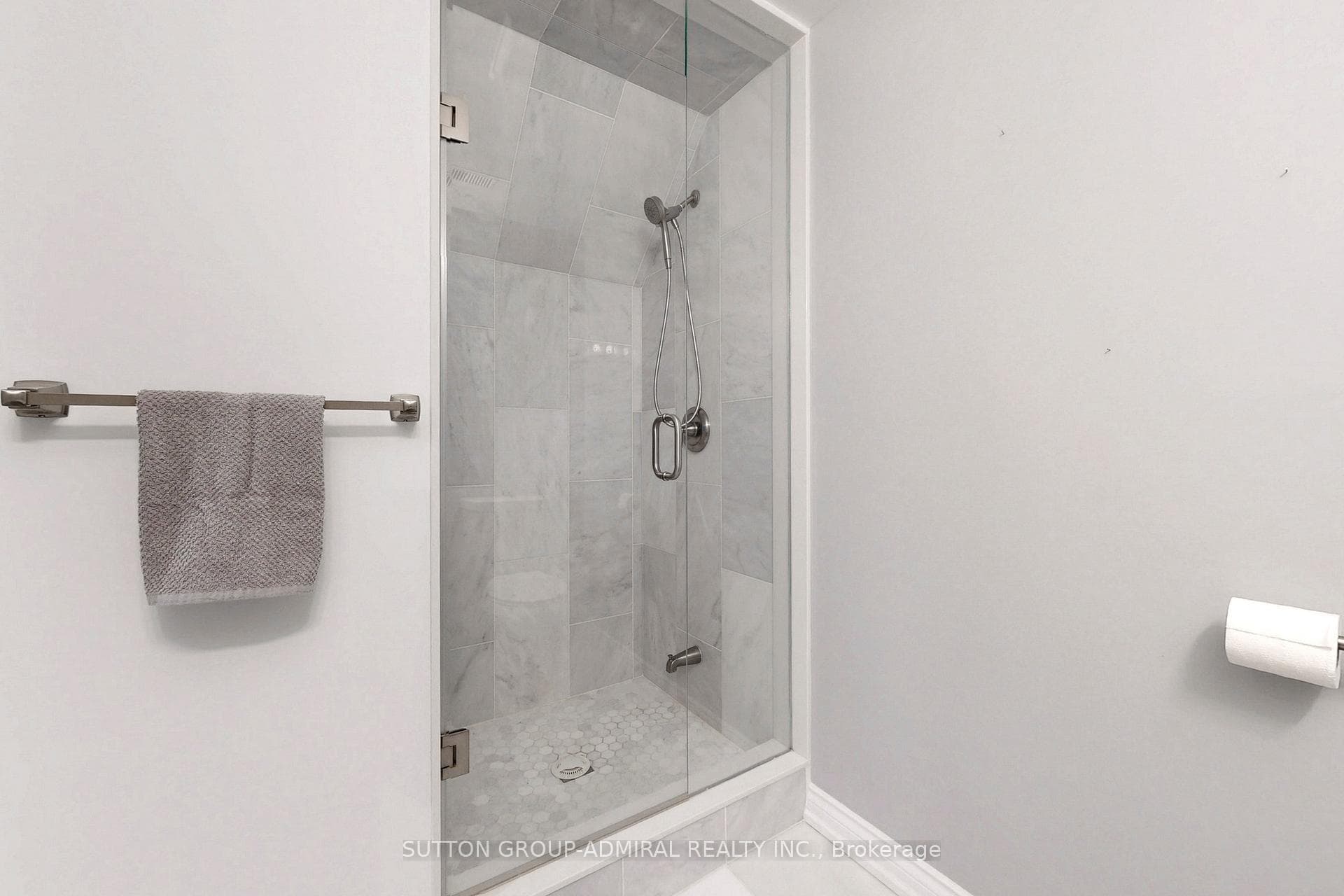 35 Pringdale Gardens Circle photo 36