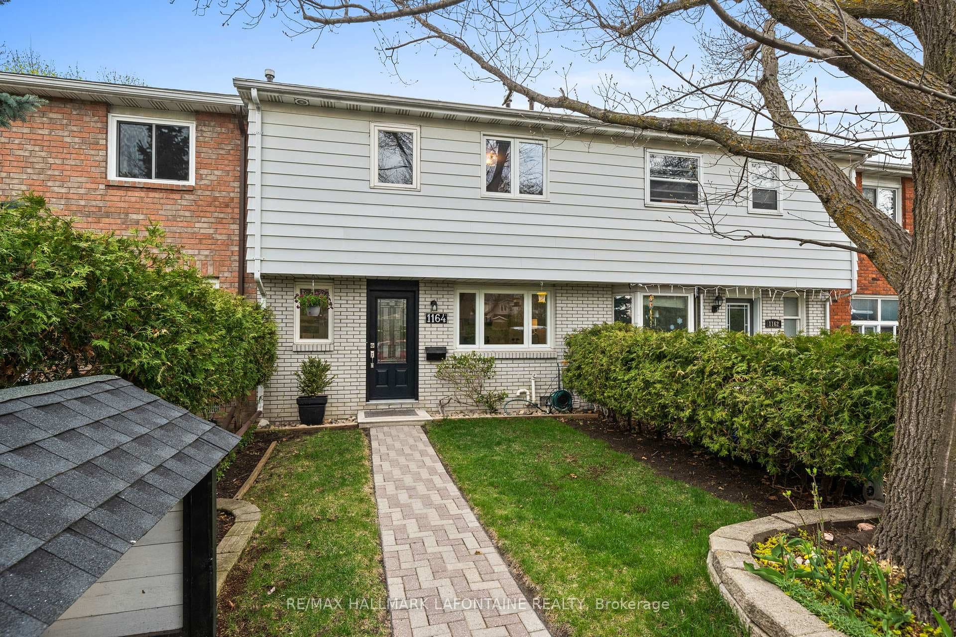 1164 Morrison Drive photo 2
