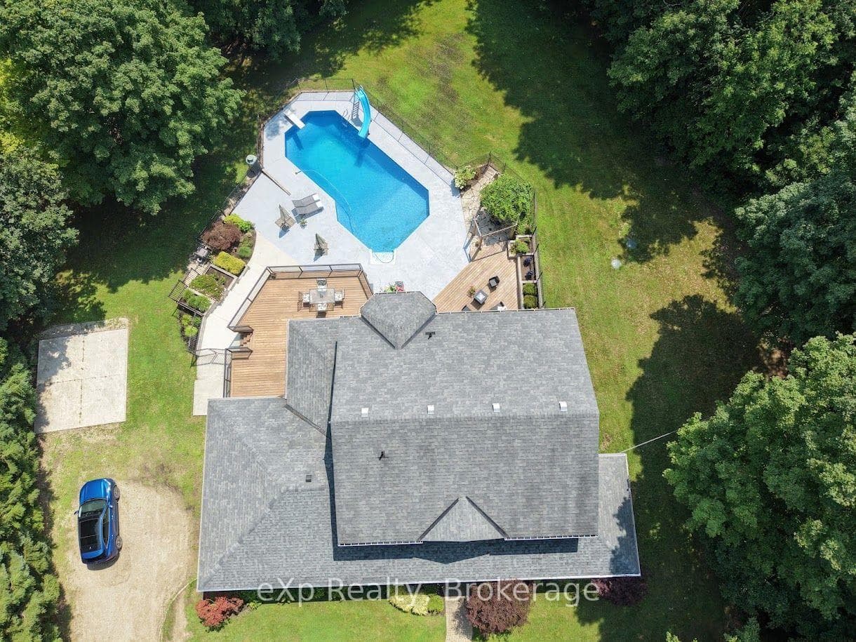 20 Highland Crescent photo 45