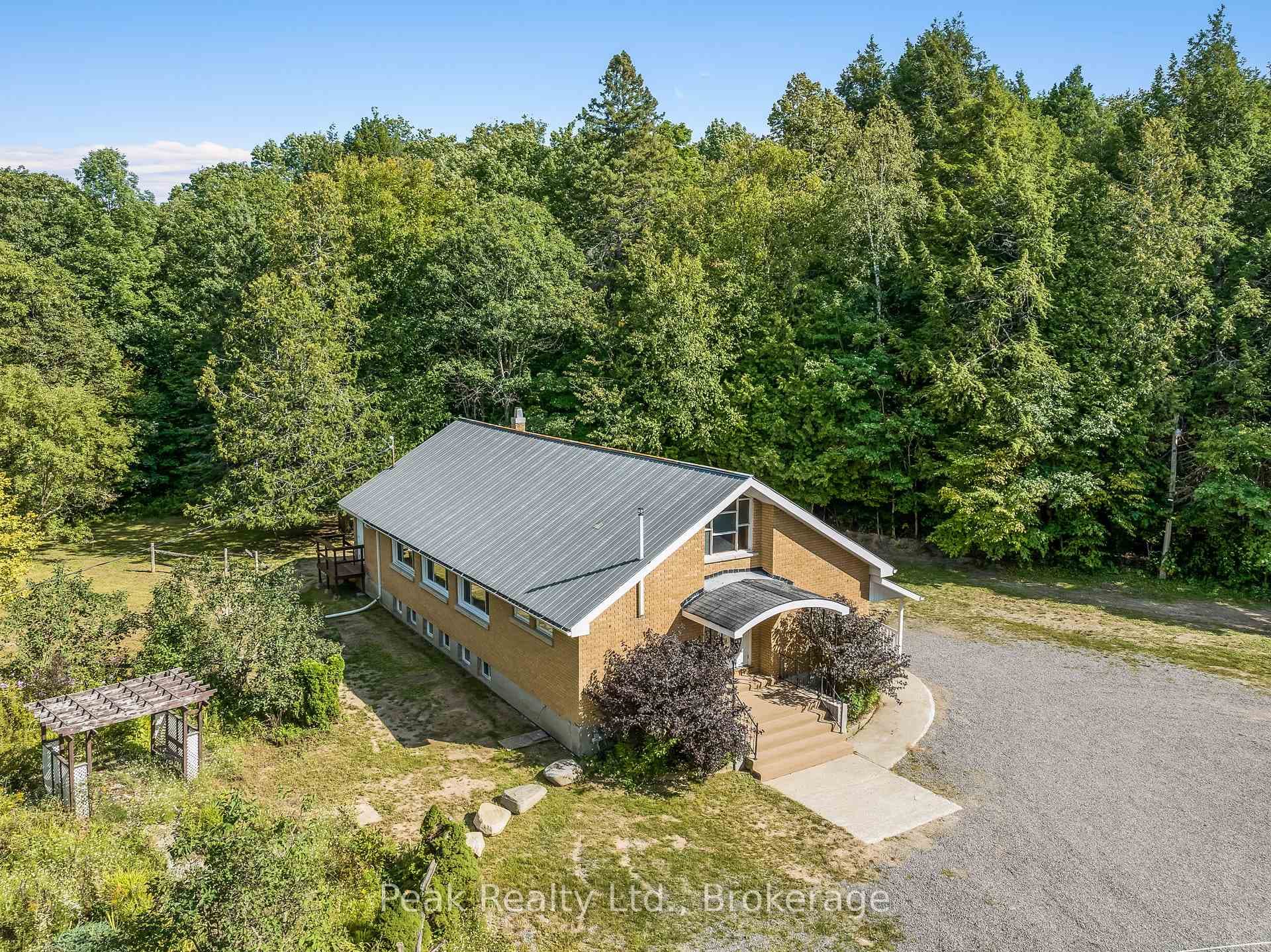 1812 Frontenac Road photo 1