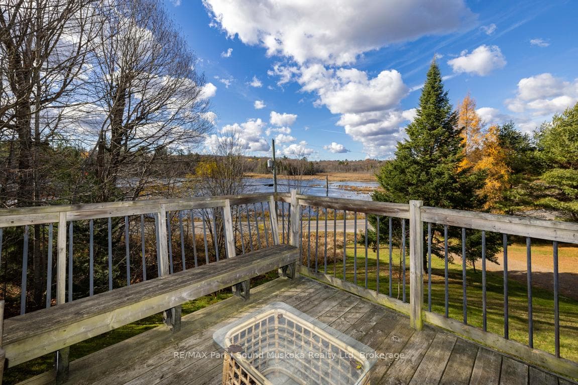 Capture the views from multiple decks