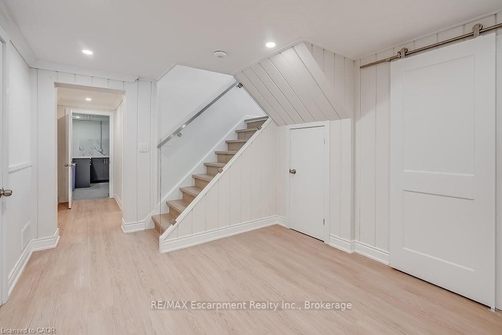 2063 Glenforest Crescent photo 25