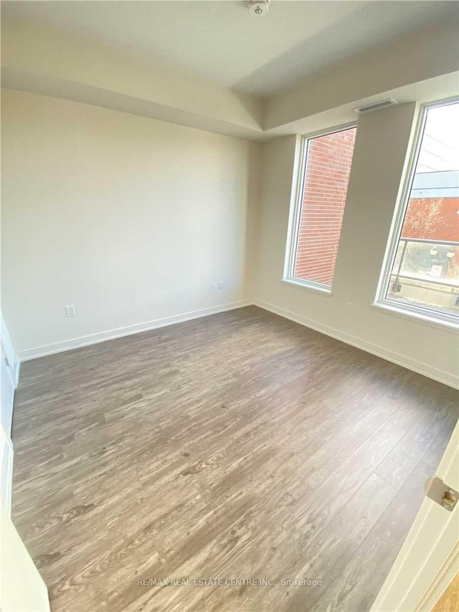 212 King William Street Unit 306 photo 9