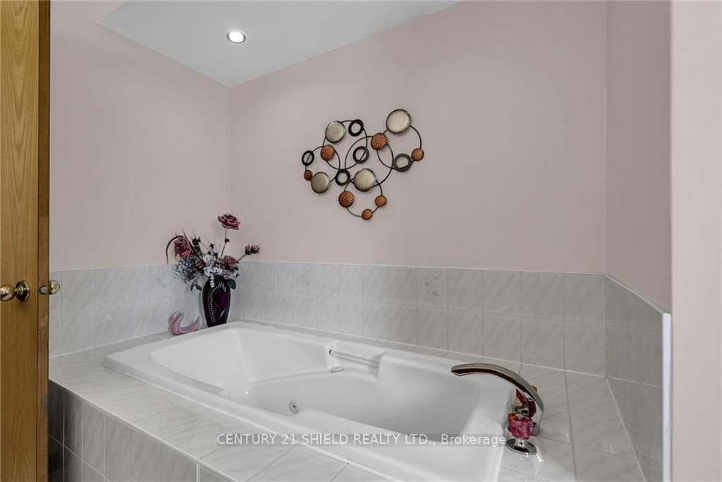 1715 BLAKELY Drive photo 17