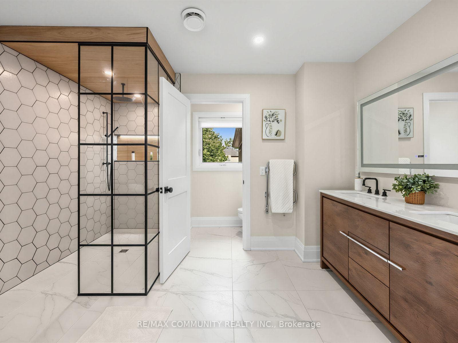 38 Robmar Street photo 28