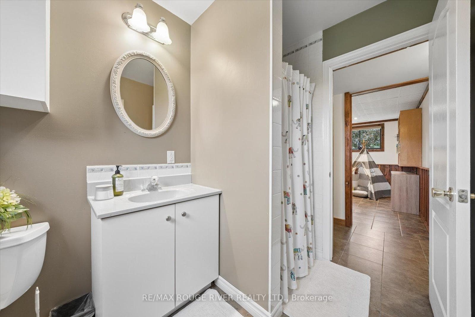 1325 Lakeshore Road photo 21