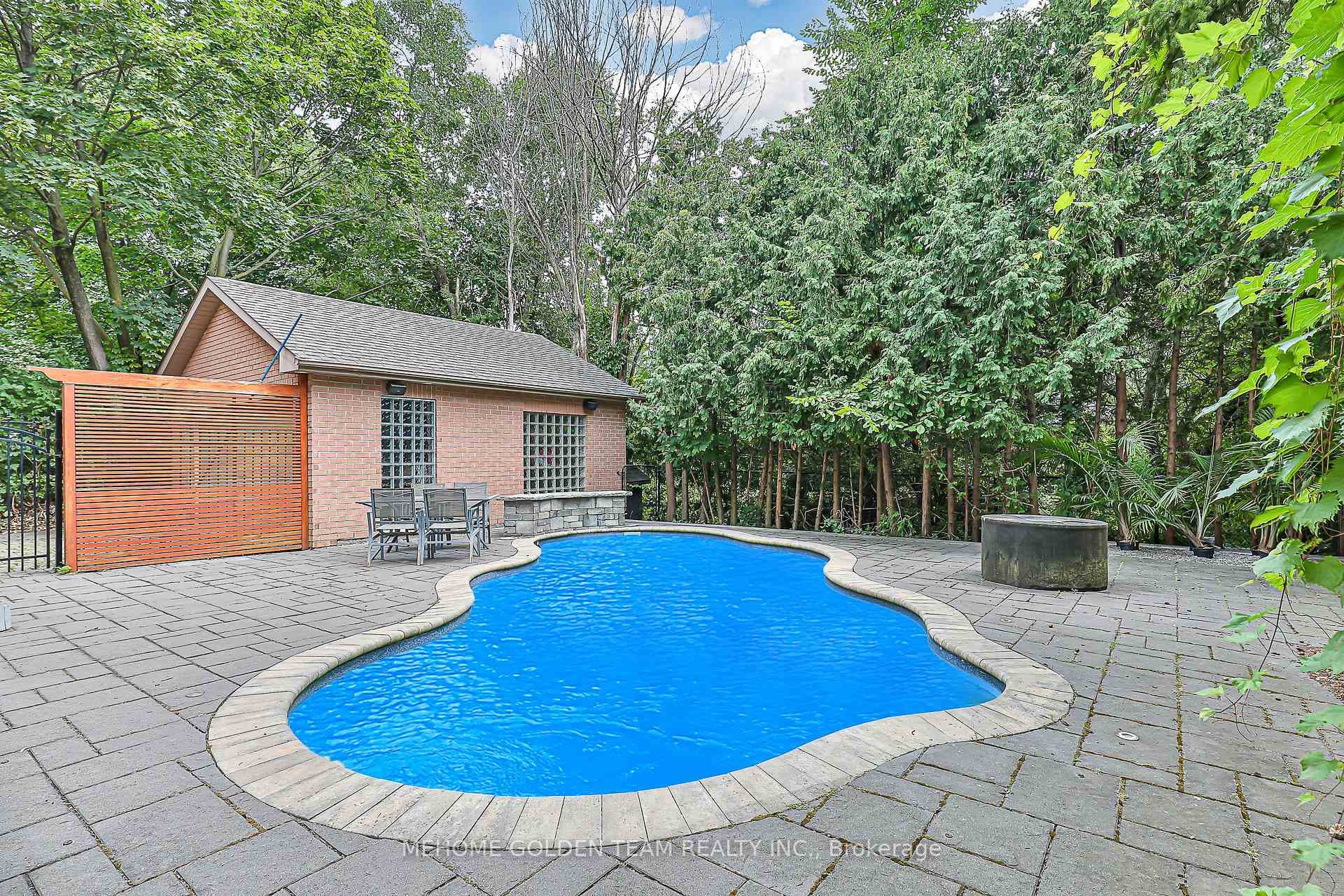 47 Cotswold Crescent photo 45
