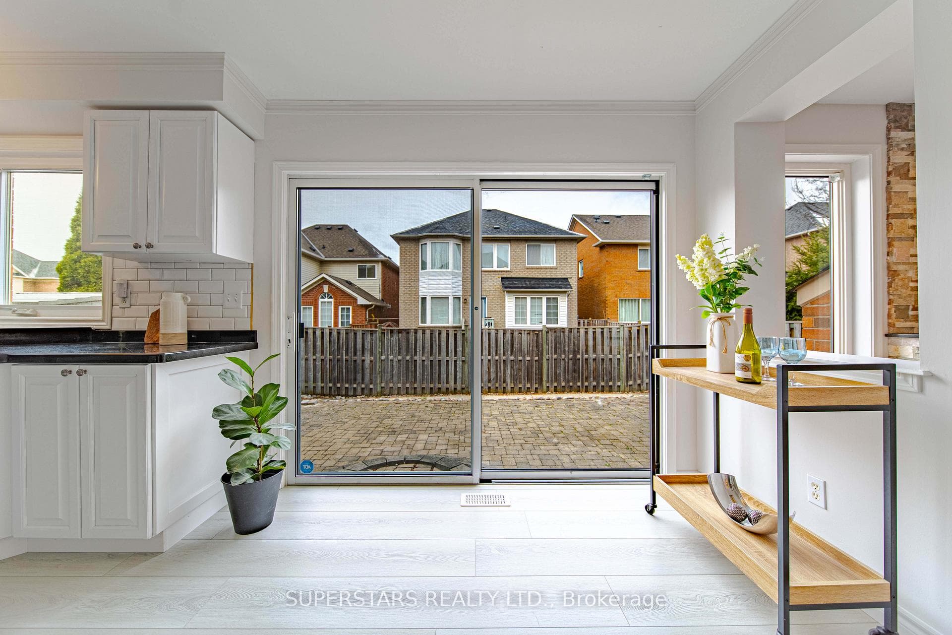 71 Sarum Crescent photo 14