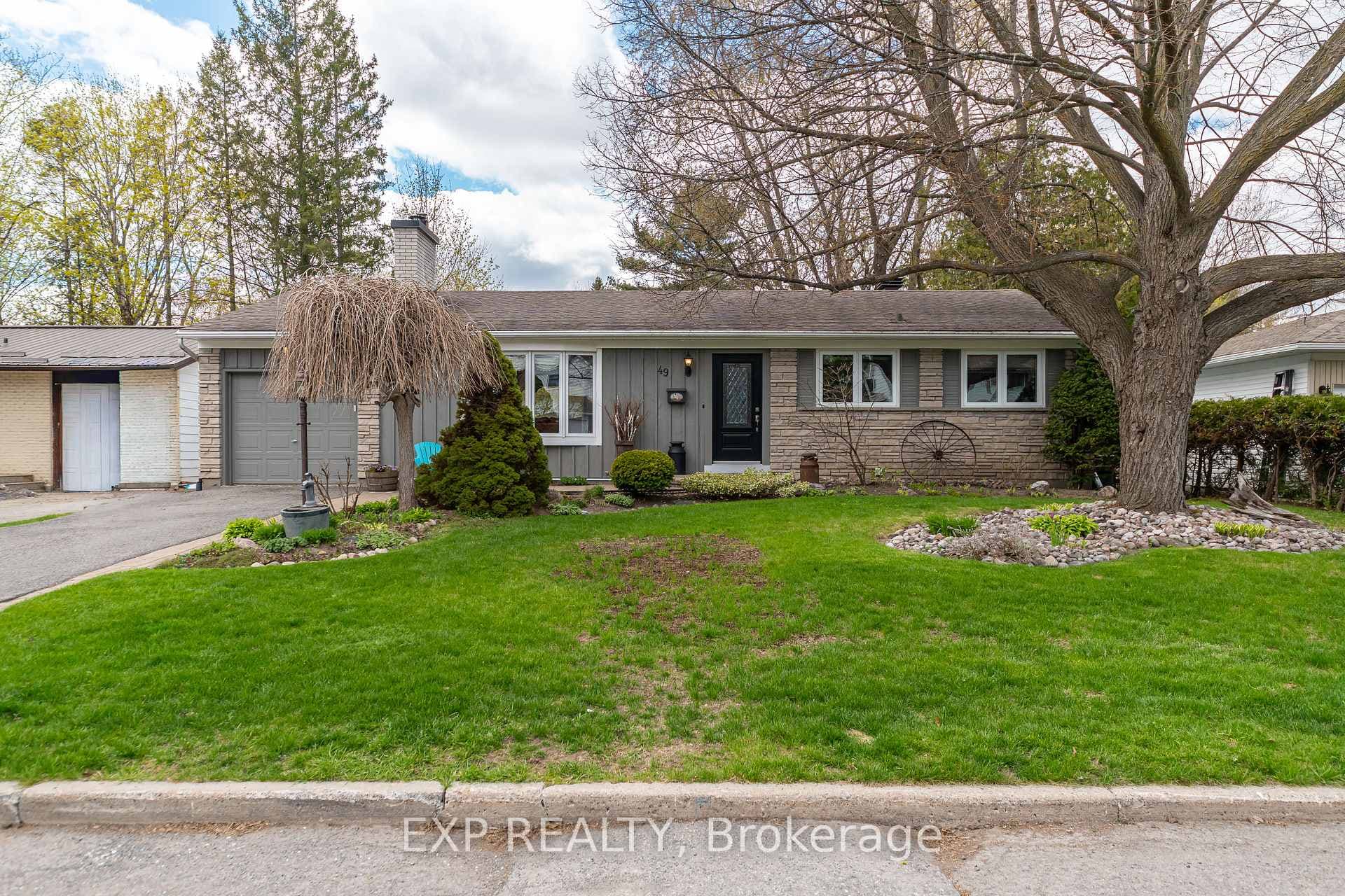 49 Parkmount Crescent photo 1
